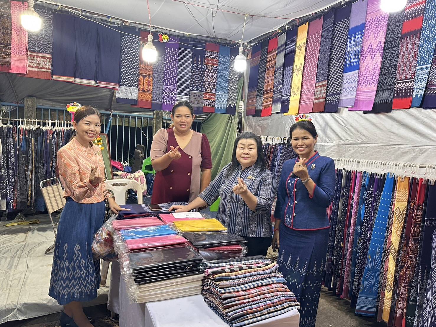 นครพนม   เปิดงานประเพณีไหลเรือไฟและงานกาชาดจังหวัดนครพนม ประจำปี 2567 สุดอลังการ