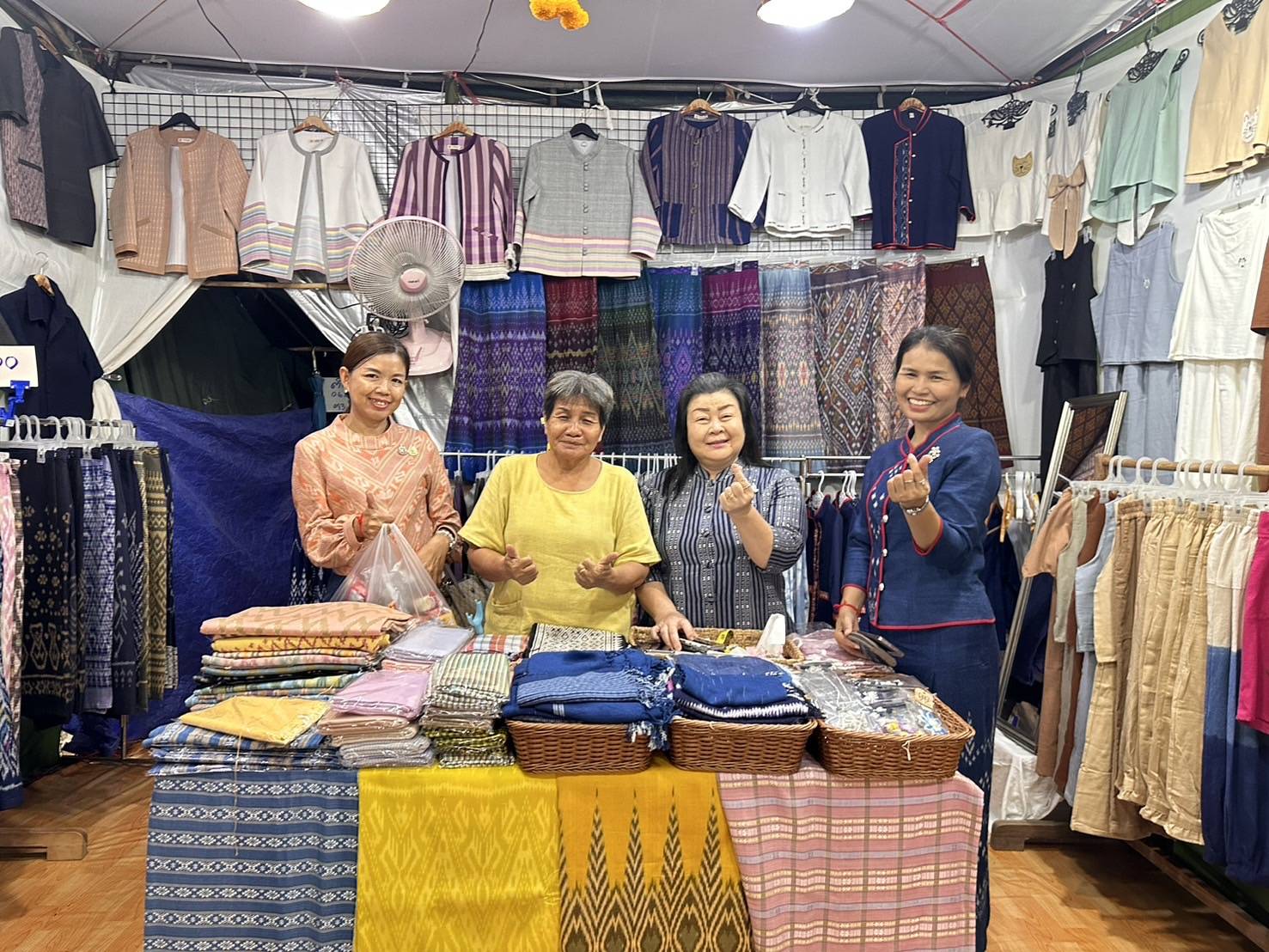 นครพนม   เปิดงานประเพณีไหลเรือไฟและงานกาชาดจังหวัดนครพนม ประจำปี 2567 สุดอลังการ