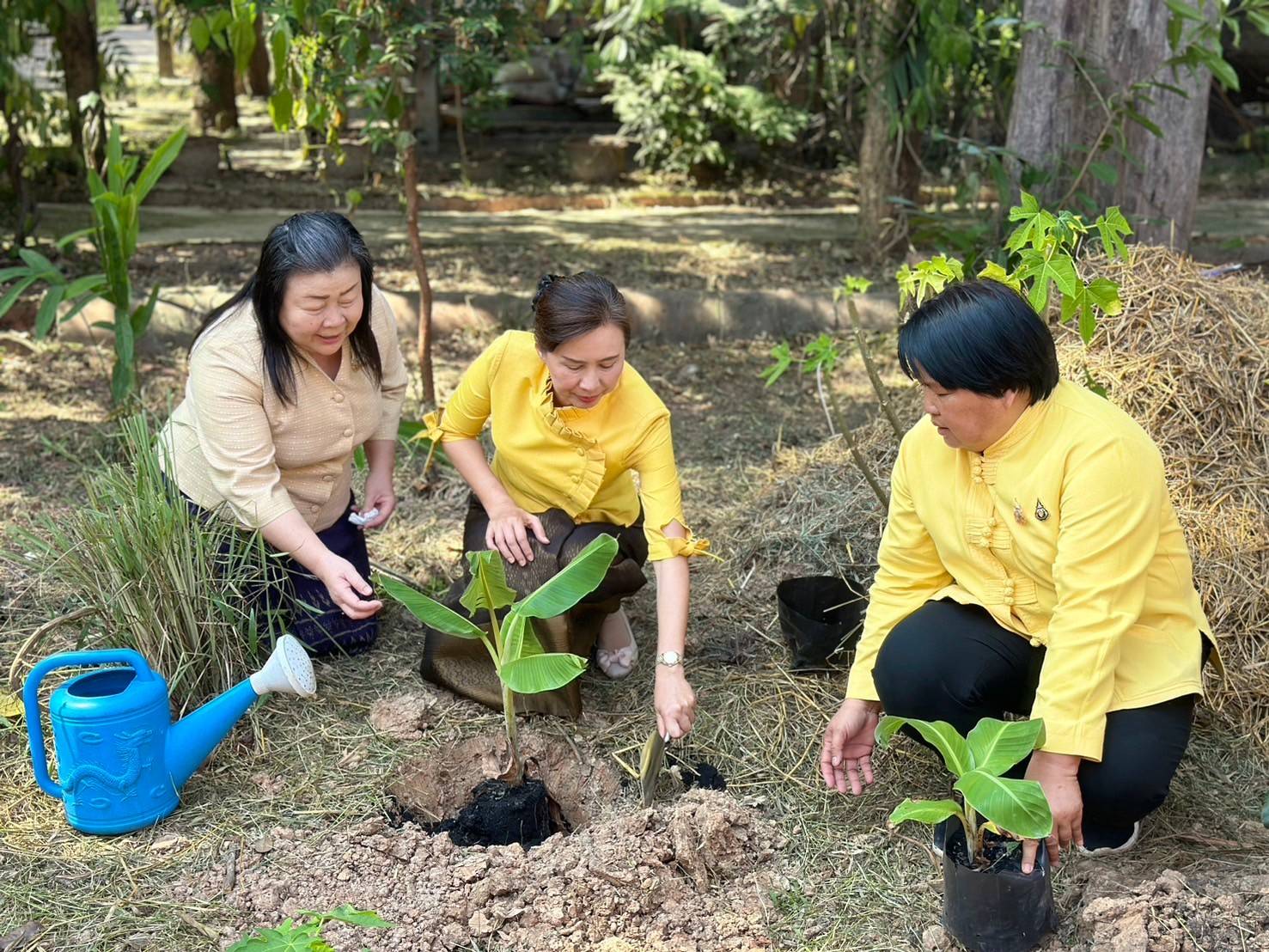 นครพนม   จัดกิจกรรมวัด ประชา รัฐ สร้างสุข เพื่อเทิดพระเกียรติและถวายเป็นพระราชกุศลพระบาทสมเด็จพระบรมชนกาธิเบศร มหาภูมิพลอดุลยเดชมหาราช บรมนาถบพิตร เนื่องในวันนวมินทรมหาราช