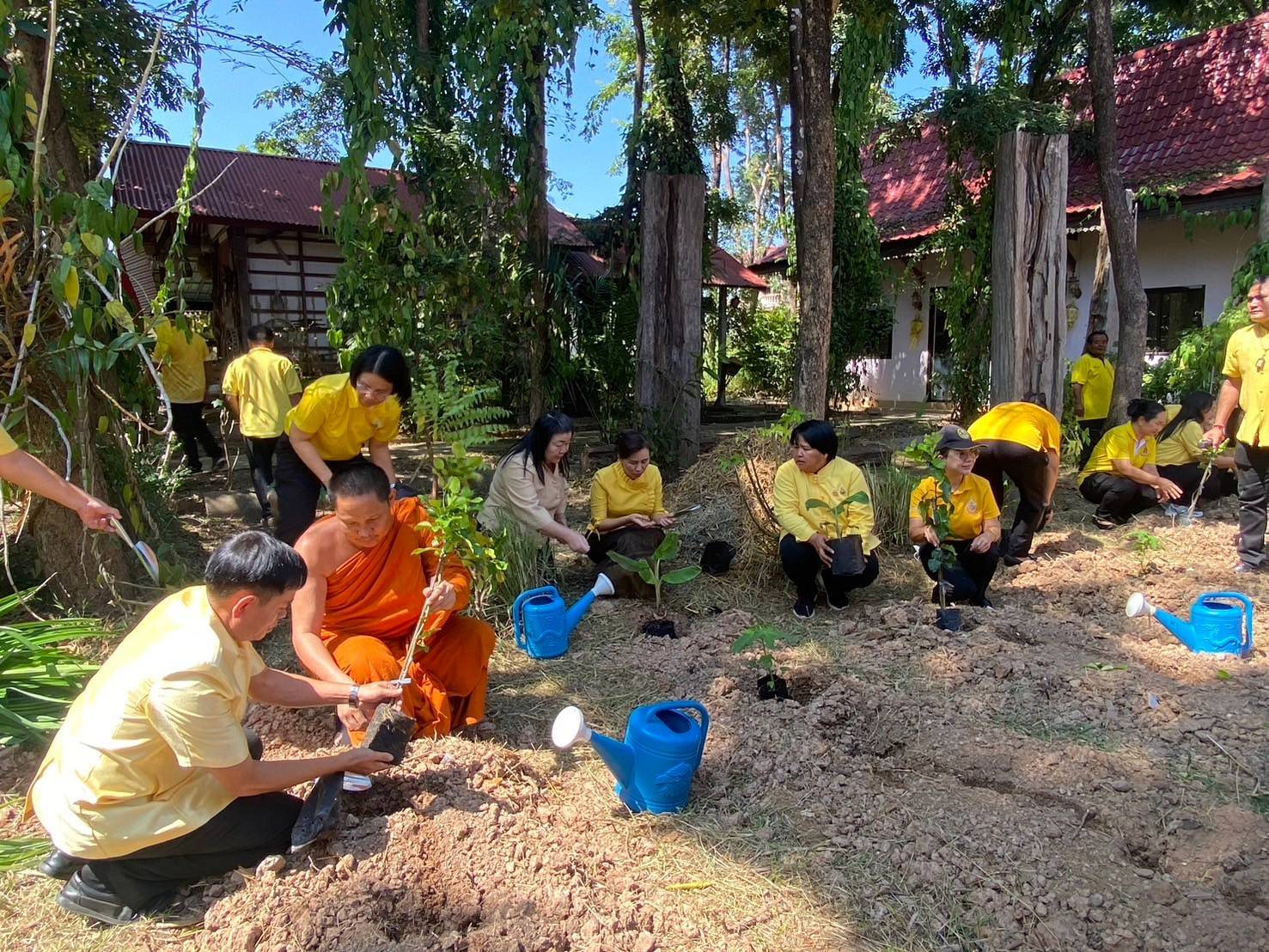 นครพนม   จัดกิจกรรมวัด ประชา รัฐ สร้างสุข เพื่อเทิดพระเกียรติและถวายเป็นพระราชกุศลพระบาทสมเด็จพระบรมชนกาธิเบศร มหาภูมิพลอดุลยเดชมหาราช บรมนาถบพิตร เนื่องในวันนวมินทรมหาราช