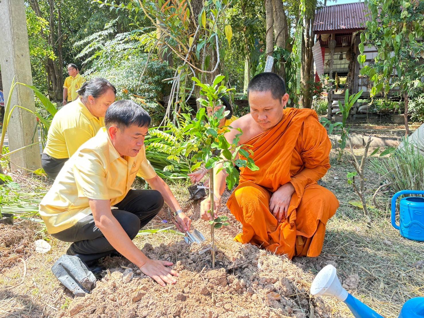 นครพนม   จัดกิจกรรมวัด ประชา รัฐ สร้างสุข เพื่อเทิดพระเกียรติและถวายเป็นพระราชกุศลพระบาทสมเด็จพระบรมชนกาธิเบศร มหาภูมิพลอดุลยเดชมหาราช บรมนาถบพิตร เนื่องในวันนวมินทรมหาราช