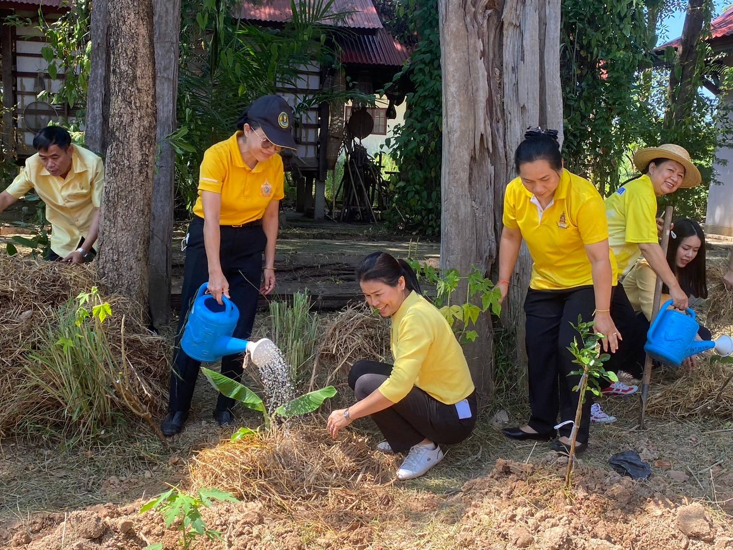 นครพนม   จัดกิจกรรมวัด ประชา รัฐ สร้างสุข เพื่อเทิดพระเกียรติและถวายเป็นพระราชกุศลพระบาทสมเด็จพระบรมชนกาธิเบศร มหาภูมิพลอดุลยเดชมหาราช บรมนาถบพิตร เนื่องในวันนวมินทรมหาราช