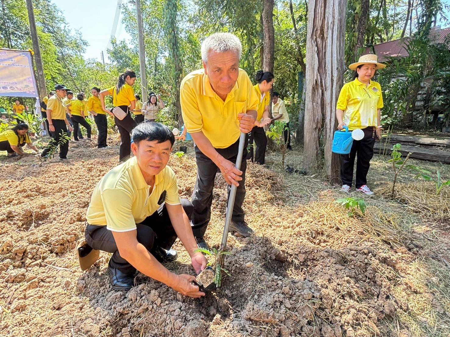 นครพนม   จัดกิจกรรมวัด ประชา รัฐ สร้างสุข เพื่อเทิดพระเกียรติและถวายเป็นพระราชกุศลพระบาทสมเด็จพระบรมชนกาธิเบศร มหาภูมิพลอดุลยเดชมหาราช บรมนาถบพิตร เนื่องในวันนวมินทรมหาราช
