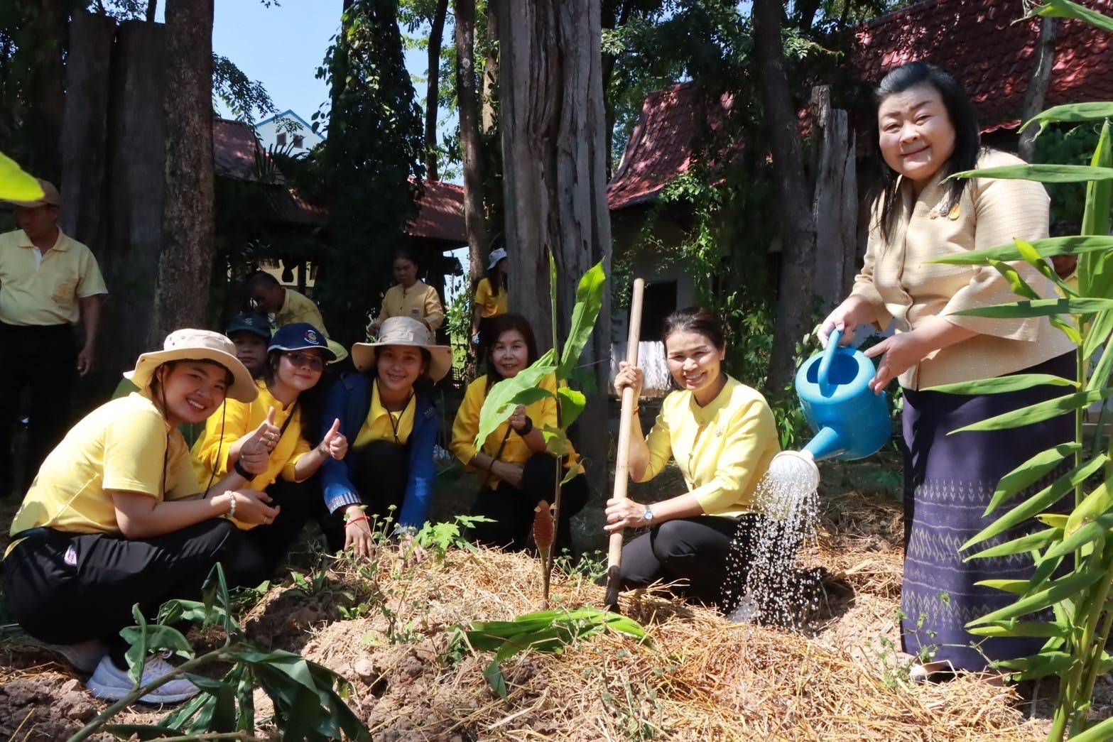 นครพนม   จัดกิจกรรมวัด ประชา รัฐ สร้างสุข เพื่อเทิดพระเกียรติและถวายเป็นพระราชกุศลพระบาทสมเด็จพระบรมชนกาธิเบศร มหาภูมิพลอดุลยเดชมหาราช บรมนาถบพิตร เนื่องในวันนวมินทรมหาราช