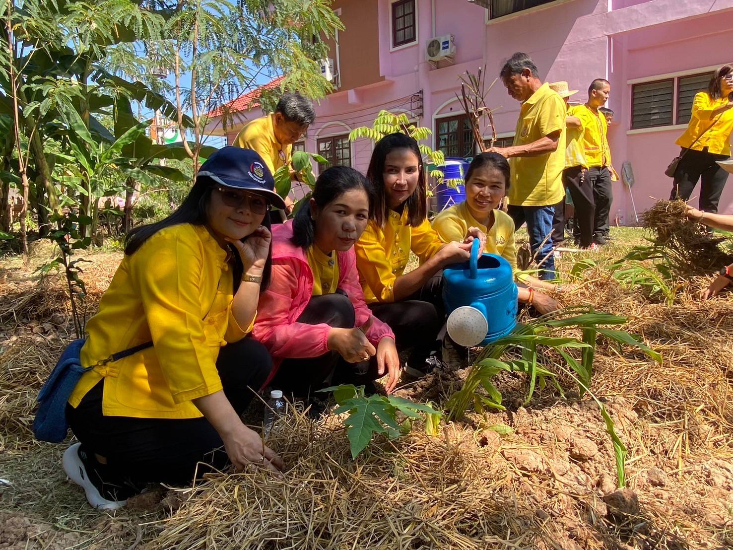 นครพนม   จัดกิจกรรมวัด ประชา รัฐ สร้างสุข เพื่อเทิดพระเกียรติและถวายเป็นพระราชกุศลพระบาทสมเด็จพระบรมชนกาธิเบศร มหาภูมิพลอดุลยเดชมหาราช บรมนาถบพิตร เนื่องในวันนวมินทรมหาราช