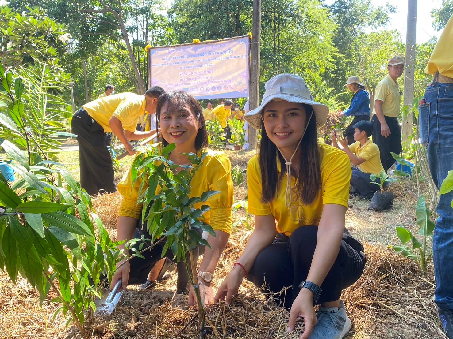 นครพนม   จัดกิจกรรมวัด ประชา รัฐ สร้างสุข เพื่อเทิดพระเกียรติและถวายเป็นพระราชกุศลพระบาทสมเด็จพระบรมชนกาธิเบศร มหาภูมิพลอดุลยเดชมหาราช บรมนาถบพิตร เนื่องในวันนวมินทรมหาราช