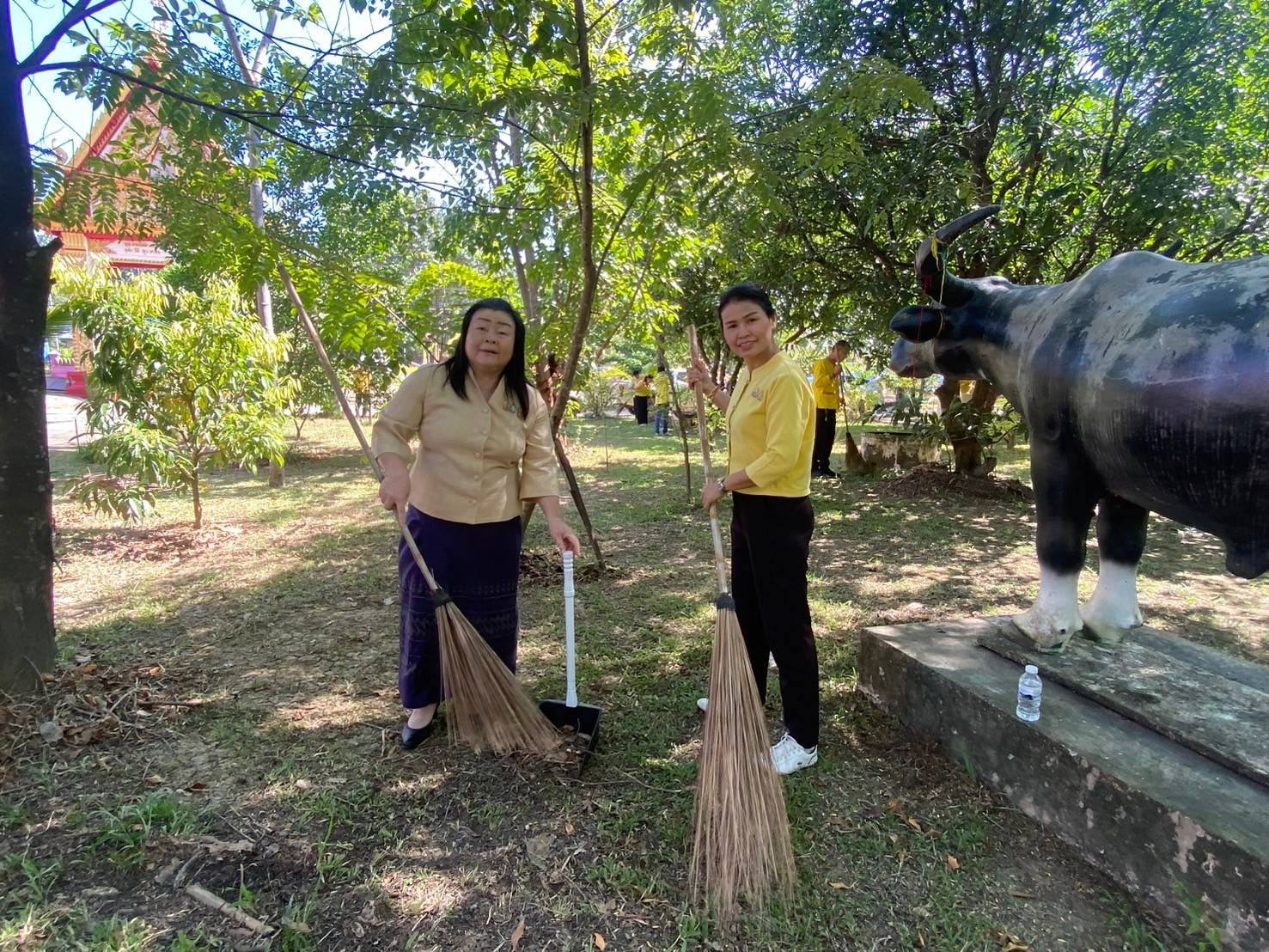 นครพนม   จัดกิจกรรมวัด ประชา รัฐ สร้างสุข เพื่อเทิดพระเกียรติและถวายเป็นพระราชกุศลพระบาทสมเด็จพระบรมชนกาธิเบศร มหาภูมิพลอดุลยเดชมหาราช บรมนาถบพิตร เนื่องในวันนวมินทรมหาราช