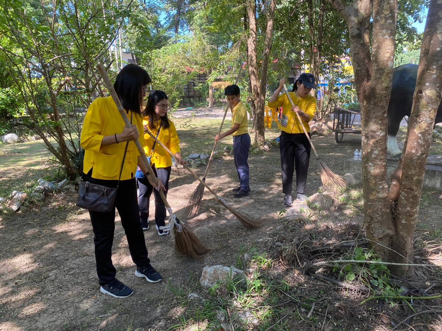 นครพนม   จัดกิจกรรมวัด ประชา รัฐ สร้างสุข เพื่อเทิดพระเกียรติและถวายเป็นพระราชกุศลพระบาทสมเด็จพระบรมชนกาธิเบศร มหาภูมิพลอดุลยเดชมหาราช บรมนาถบพิตร เนื่องในวันนวมินทรมหาราช