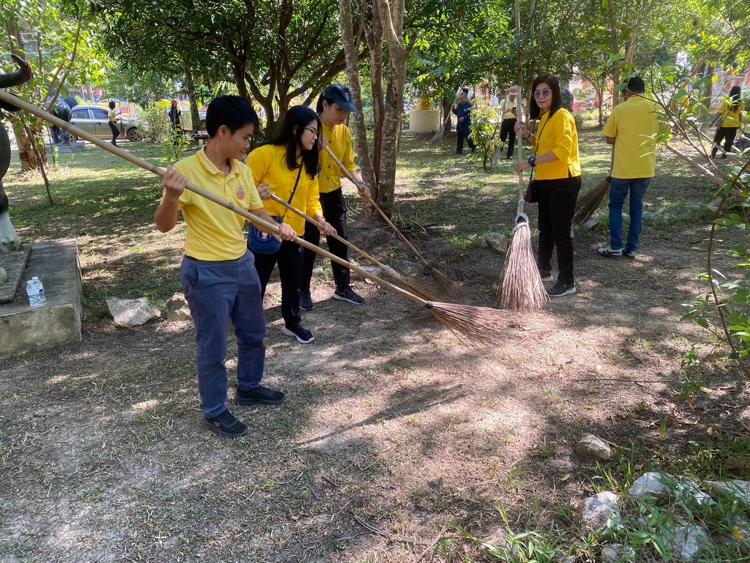 นครพนม   จัดกิจกรรมวัด ประชา รัฐ สร้างสุข เพื่อเทิดพระเกียรติและถวายเป็นพระราชกุศลพระบาทสมเด็จพระบรมชนกาธิเบศร มหาภูมิพลอดุลยเดชมหาราช บรมนาถบพิตร เนื่องในวันนวมินทรมหาราช