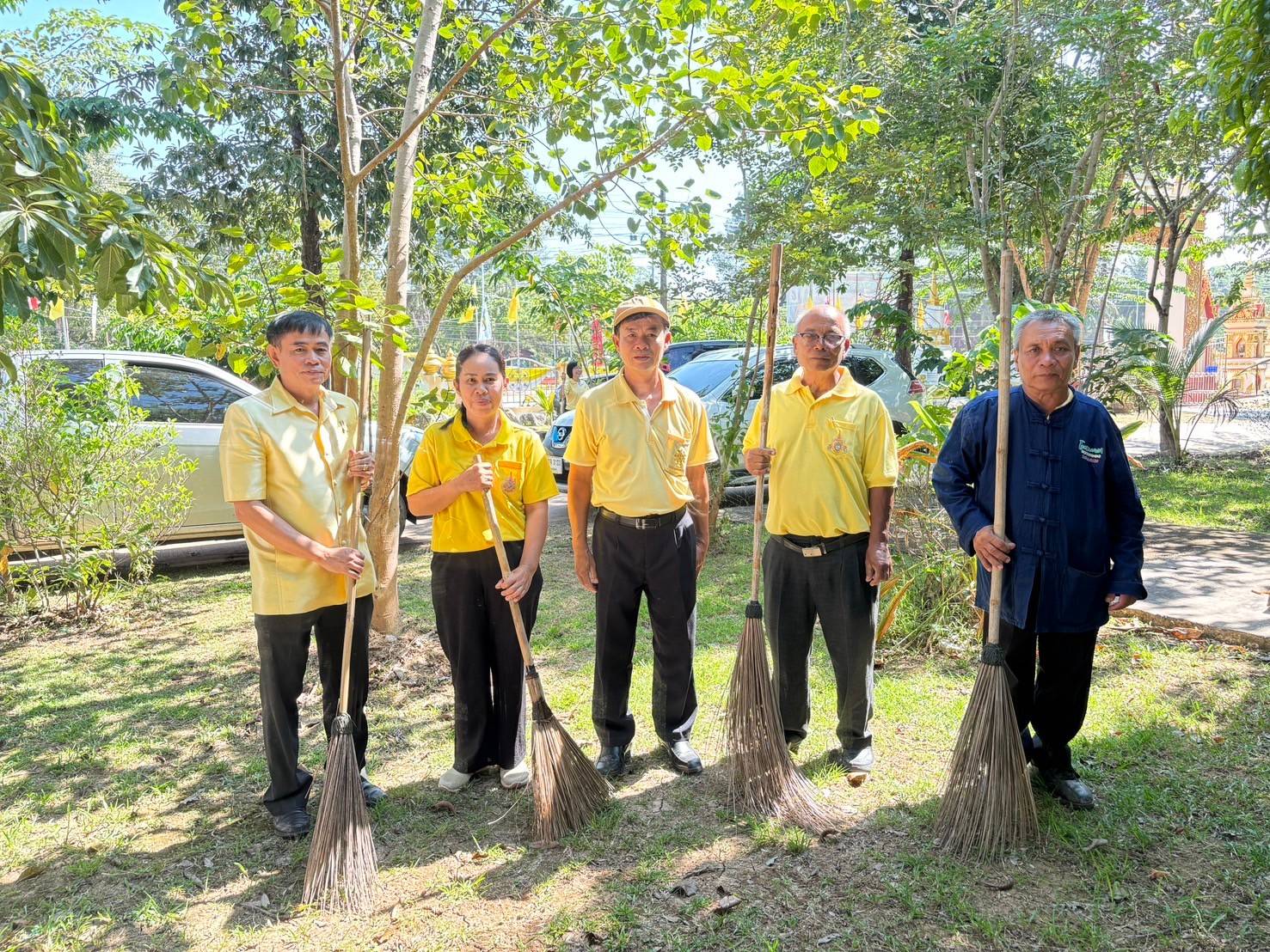 นครพนม   จัดกิจกรรมวัด ประชา รัฐ สร้างสุข เพื่อเทิดพระเกียรติและถวายเป็นพระราชกุศลพระบาทสมเด็จพระบรมชนกาธิเบศร มหาภูมิพลอดุลยเดชมหาราช บรมนาถบพิตร เนื่องในวันนวมินทรมหาราช