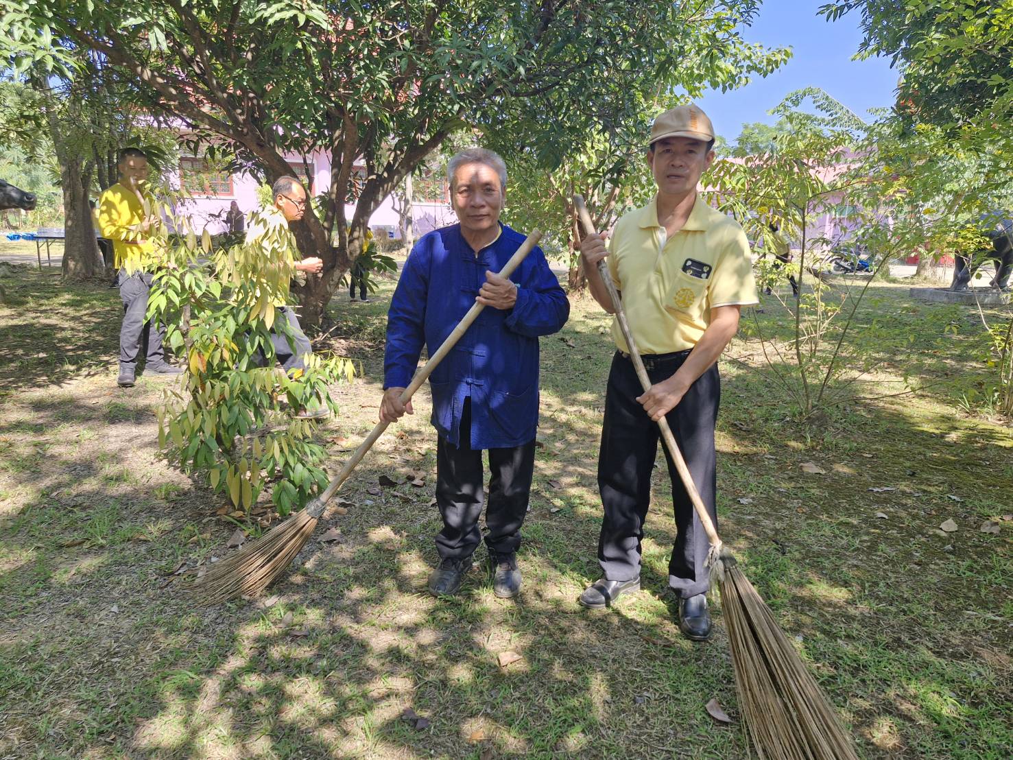 นครพนม   จัดกิจกรรมวัด ประชา รัฐ สร้างสุข เพื่อเทิดพระเกียรติและถวายเป็นพระราชกุศลพระบาทสมเด็จพระบรมชนกาธิเบศร มหาภูมิพลอดุลยเดชมหาราช บรมนาถบพิตร เนื่องในวันนวมินทรมหาราช