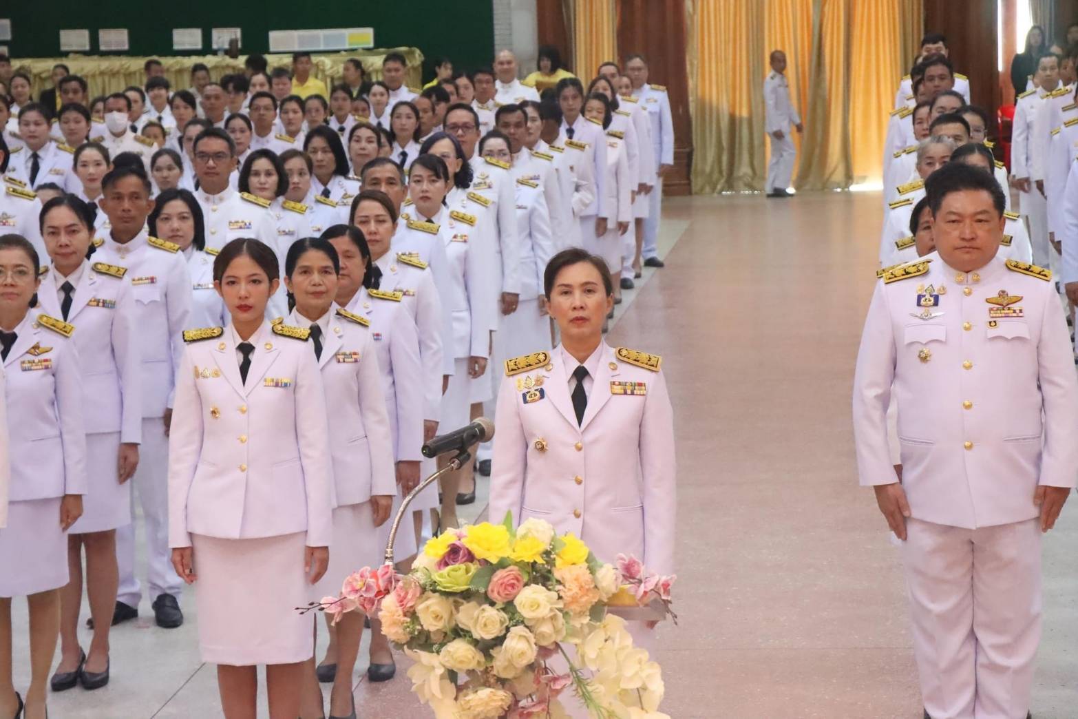 พช.นครพนม   ร่วมพิธีสวดพระพุทธมนต์ ทำบุญตักบาตรและวางพวงมาลา เนื่องในวันนวมินทรมหาราช
