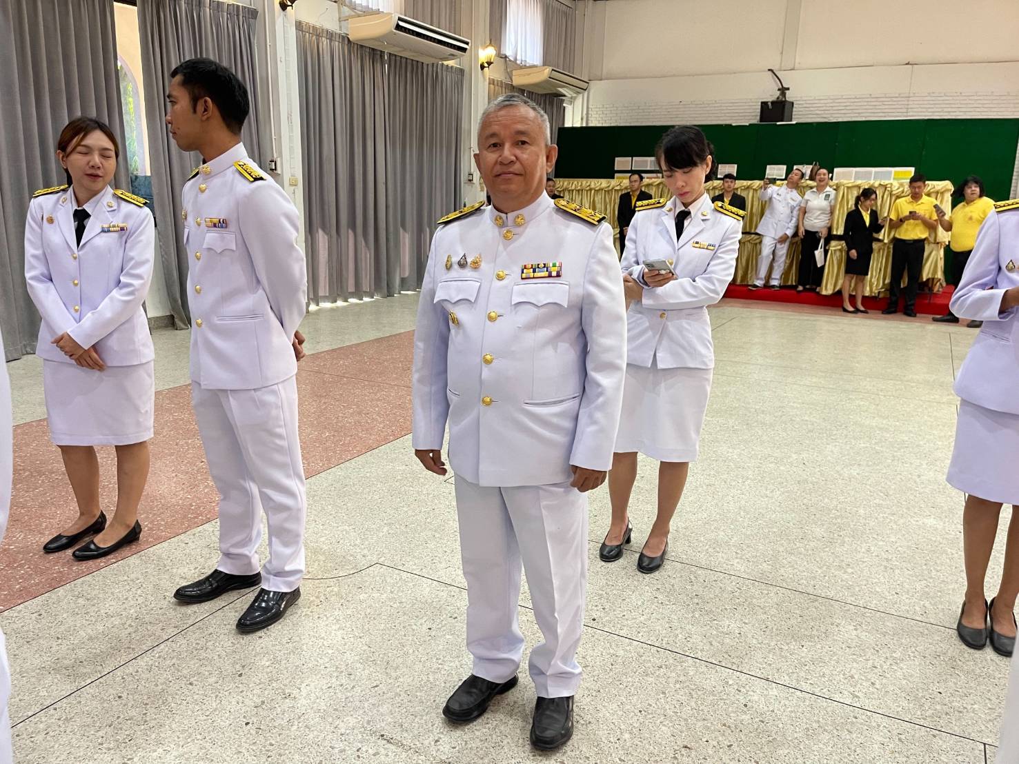พช.นครพนม   ร่วมพิธีสวดพระพุทธมนต์ ทำบุญตักบาตรและวางพวงมาลา เนื่องในวันนวมินทรมหาราช