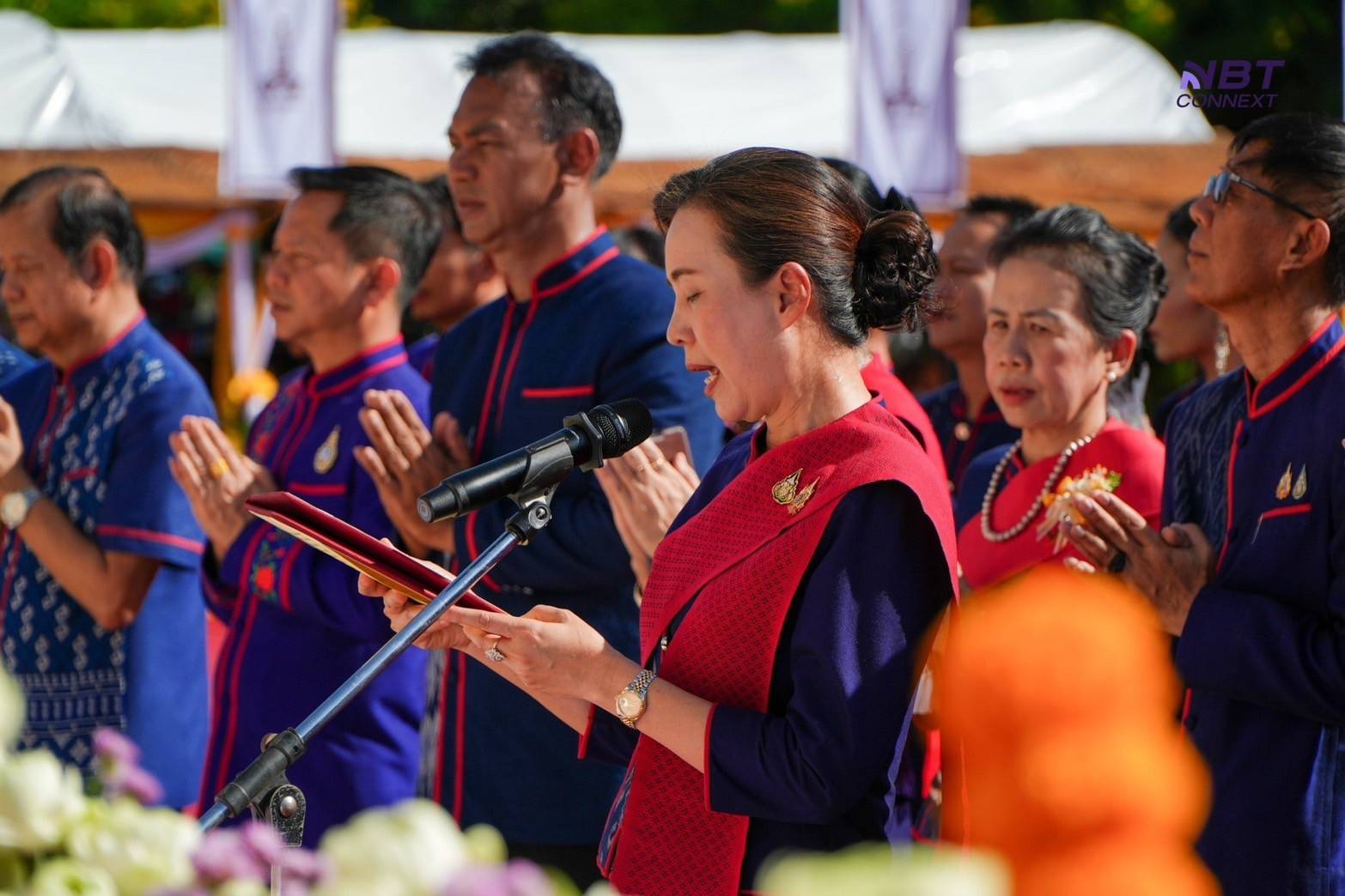 ชาวนครพนม  ร่วมใจรำบูชาพระธาตุพนม ถวายเป็นพุทธบูชา เนื่องในวันออกพรรษา ก่อนไหลเรือไฟช่วงเย็น