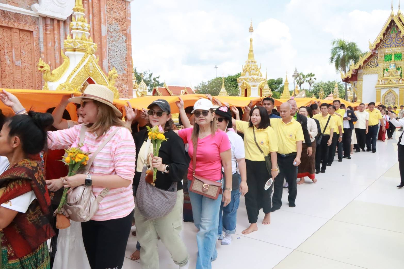 อธิบดีกรมการพัฒนาชุมชน   ร่วมลงพื้นที่ติดตามการพัฒนาคุณภาพชีวิตประชาชน เติมเต็มศักยภาพท่องเที่ยวและวัฒนธรรมที่เข้มแข็ง พื้นที่จังหวัดนครพนม
