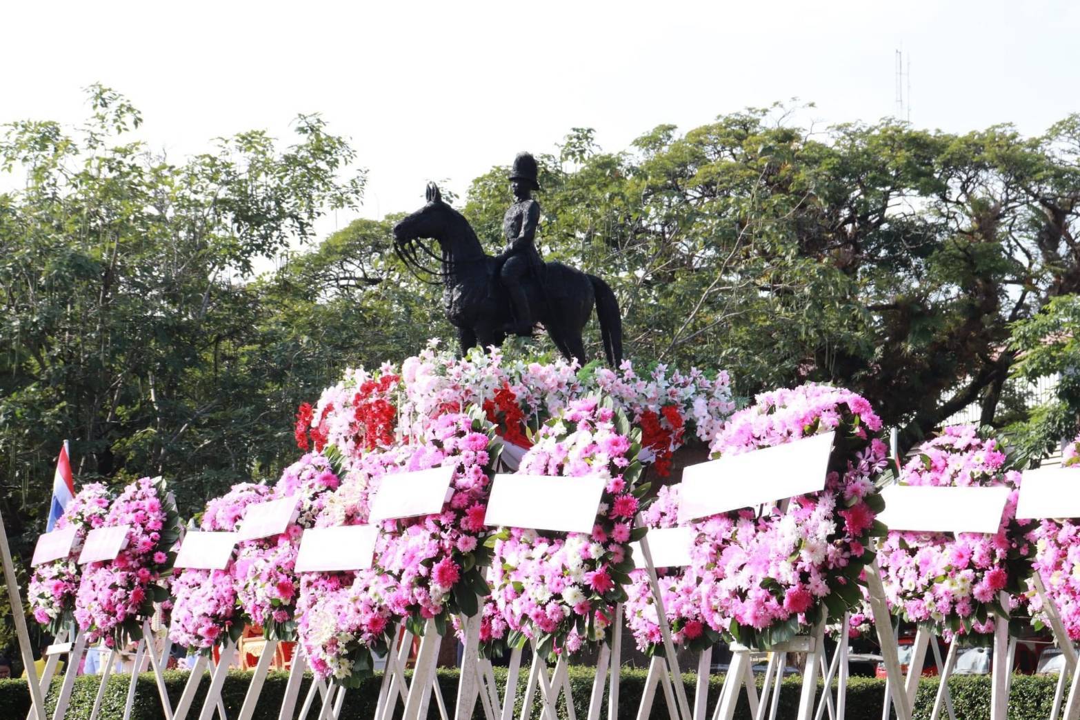พช.นครพนม   ร่วมกิจกรรมน้อมรำลึกในพระมหากรุณาธิคุณ เนื่องในวันคล้ายวันสวรรคต พระบาทสมเด็จพระจุลจอมเกล้าเจ้าอยู่หัว (23 ตุลาคม 2567)