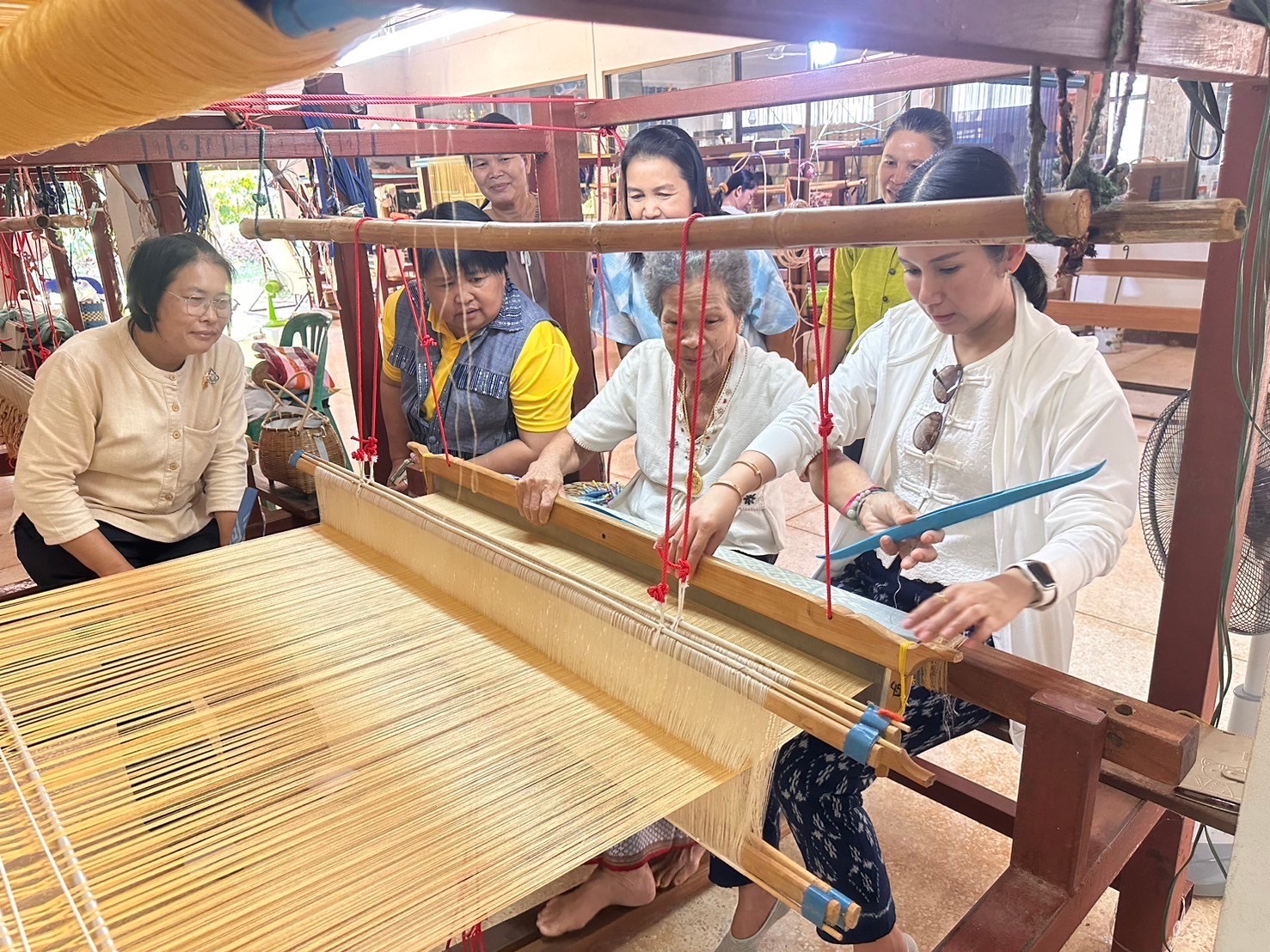 พช.นครพนม   ติดตามการดำเนินงานโครงการทอผ้าไหมเฉลิมพระเกียรติสมเด็จพระเจ้าลูกเธอ เจ้าฟ้าสิริวัณณวรี นารีรัตนราชกัญญา เนื่องในโอกาสทรงเจริญพระชนมายุ ครบ 38 พรรษา 8 มกราคม 2568