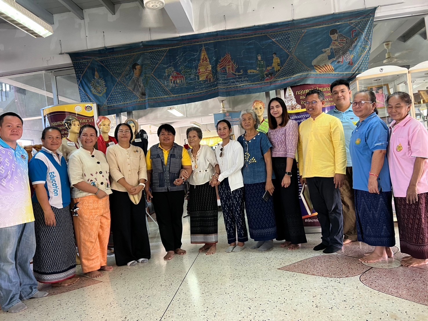 พช.นครพนม   ติดตามการดำเนินงานโครงการทอผ้าไหมเฉลิมพระเกียรติสมเด็จพระเจ้าลูกเธอ เจ้าฟ้าสิริวัณณวรี นารีรัตนราชกัญญา เนื่องในโอกาสทรงเจริญพระชนมายุ ครบ 38 พรรษา 8 มกราคม 2568
