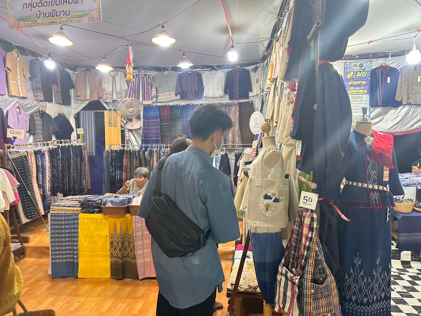 พช. นครพนม   ร่วมจัดเเสดงเเละจำหน่ายสินค้า OTOP ในงานประเพณีไหลเรือไฟและงานกาชาดจังหวัดนครพนม ประจำปี 2567