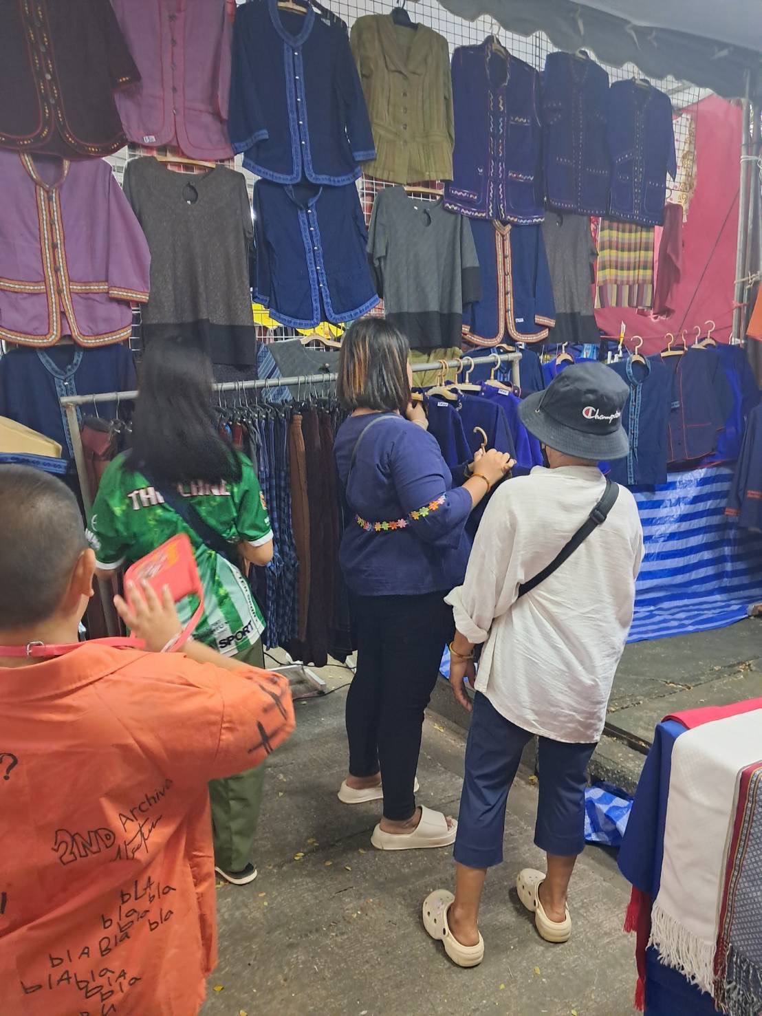 พช.นครพนม   ร่วมจัดเเสดงเเละจำหน่ายสินค้า OTOP ในงานประเพณีไหลเรือไฟและงานกาชาดจังหวัดนครพนม ประจำปี 2567