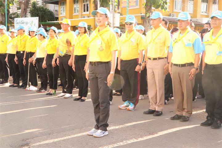 พช.นครพนม ร่วมกิจกรรมจิตอาสา รวมพลคนรักนครพนมทำความสะอาดบ้านเมือง