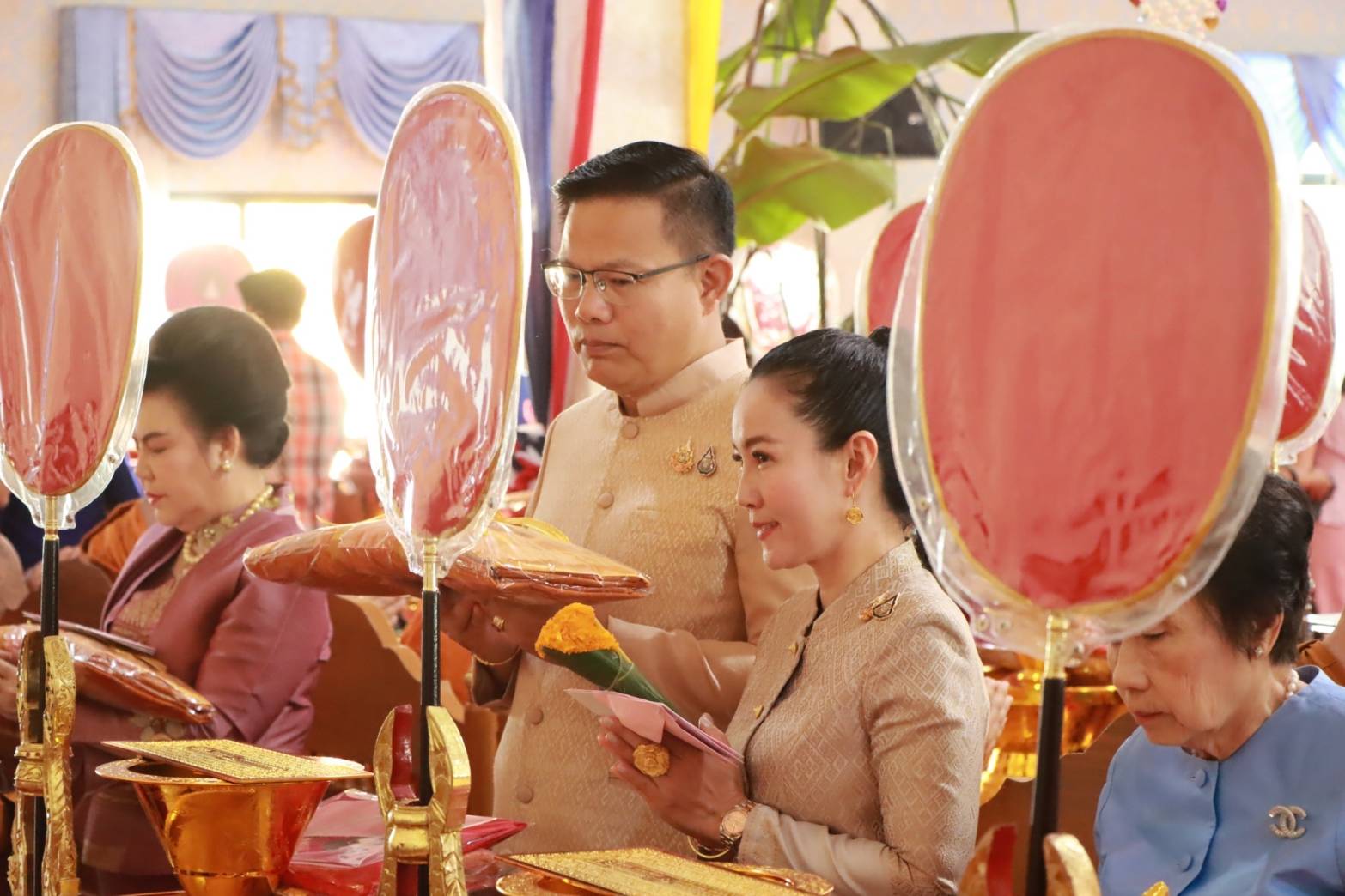 พช.นครพนม ร่วมเป็นเจ้าภาพทอดผ้ากฐินตกค้าง จังหวัดนครพนม ประจำปี 2567