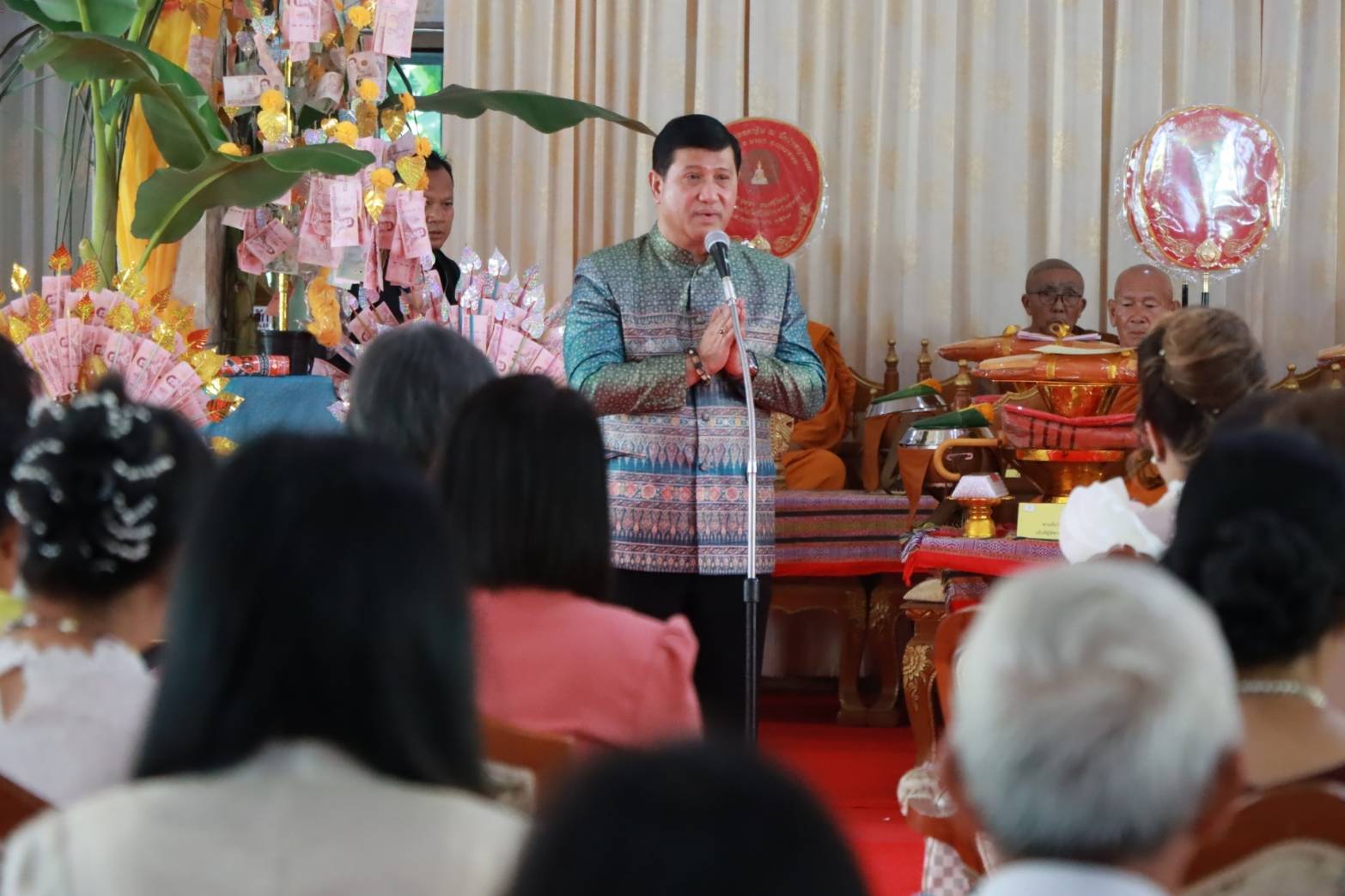 พช.นครพนม ร่วมเป็นเจ้าภาพทอดผ้ากฐินตกค้าง จังหวัดนครพนม ประจำปี 2567