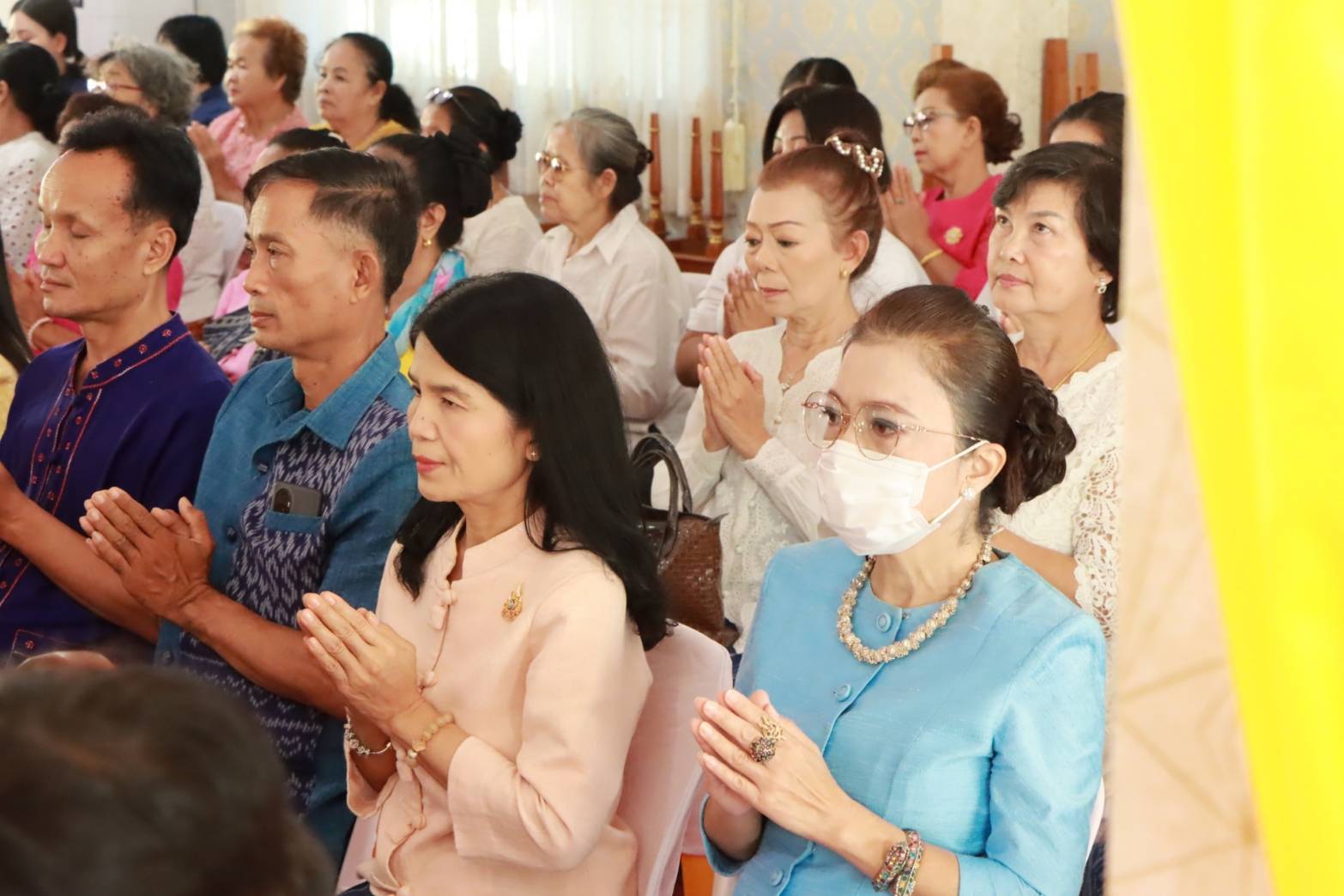 พช.นครพนม ร่วมเป็นเจ้าภาพทอดผ้ากฐินตกค้าง จังหวัดนครพนม ประจำปี 2567
