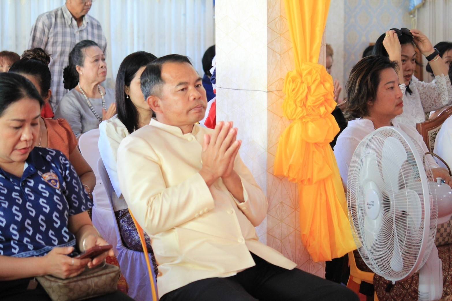 พช.นครพนม ร่วมเป็นเจ้าภาพทอดผ้ากฐินตกค้าง จังหวัดนครพนม ประจำปี 2567