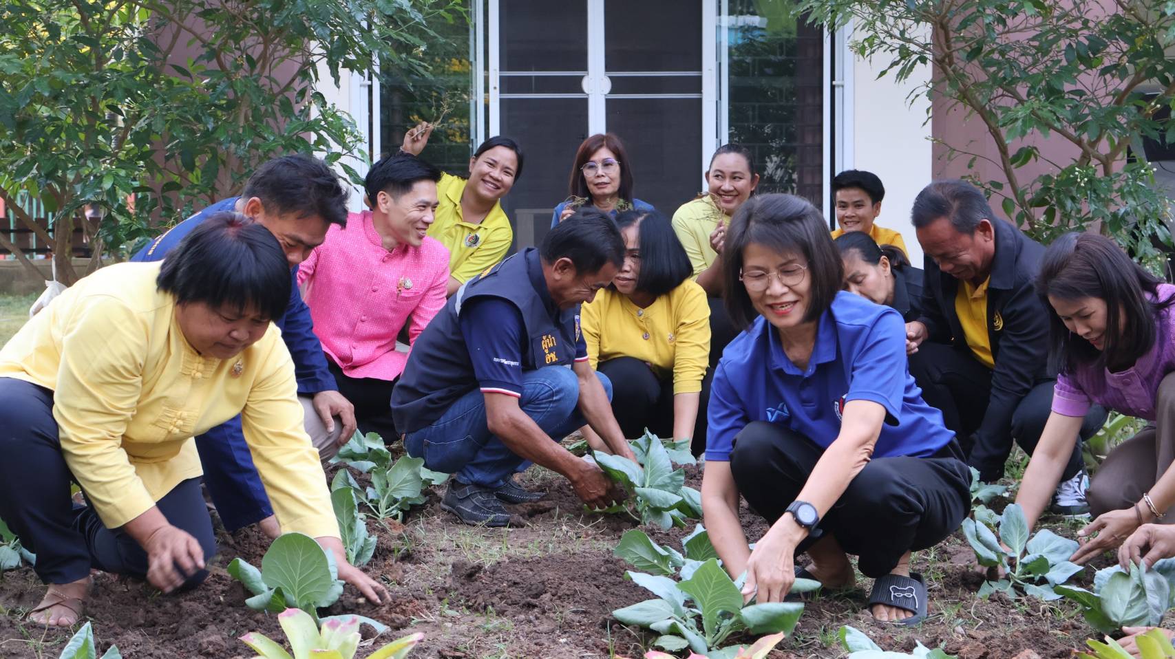 รองผู้ว่าฯ นครพนม น้อมนำแนวพระราชดำริของสมเด็จพระกนิษฐาธิราชเจ้า กรมสมเด็จพระเทพรัตนราชสุดาฯ สยามบรมราชกุมารี สู่ปฏิบัติการปลูกผักสวนครัว เพื่อสร้างความมั่นคงทางอาหาร ประจำปีงบประมาณ พ.ศ. 2568 (THE CONCEPTS OF CHANGE FOR 5 G) “ปรับเปลี่ยนดี ชีวีมีสุข”