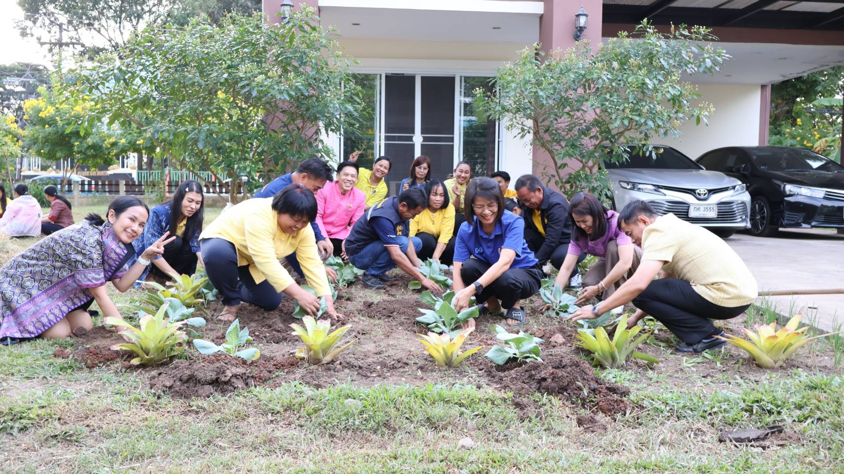 รองผู้ว่าฯ นครพนม น้อมนำแนวพระราชดำริของสมเด็จพระกนิษฐาธิราชเจ้า กรมสมเด็จพระเทพรัตนราชสุดาฯ สยามบรมราชกุมารี สู่ปฏิบัติการปลูกผักสวนครัว เพื่อสร้างความมั่นคงทางอาหาร ประจำปีงบประมาณ พ.ศ. 2568 (THE CONCEPTS OF CHANGE FOR 5 G) “ปรับเปลี่ยนดี ชีวีมีสุข”