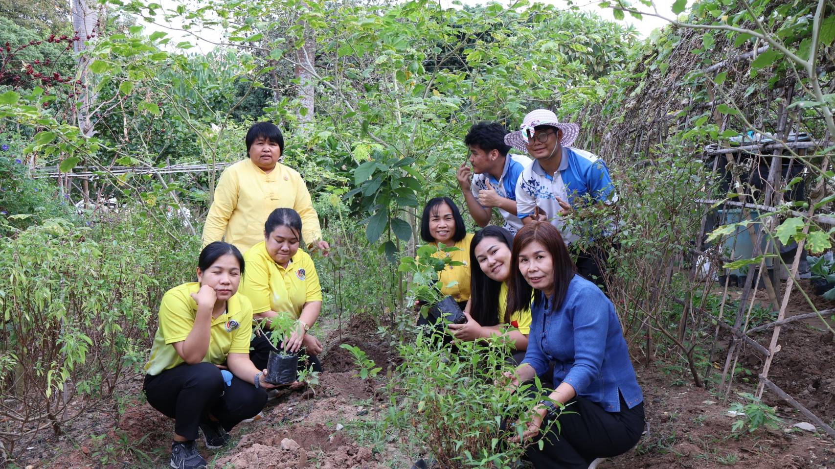 รองผู้ว่าฯ นครพนม น้อมนำแนวพระราชดำริของสมเด็จพระกนิษฐาธิราชเจ้า กรมสมเด็จพระเทพรัตนราชสุดาฯ สยามบรมราชกุมารี สู่ปฏิบัติการปลูกผักสวนครัว เพื่อสร้างความมั่นคงทางอาหาร ประจำปีงบประมาณ พ.ศ. 2568 (THE CONCEPTS OF CHANGE FOR 5 G) “ปรับเปลี่ยนดี ชีวีมีสุข”