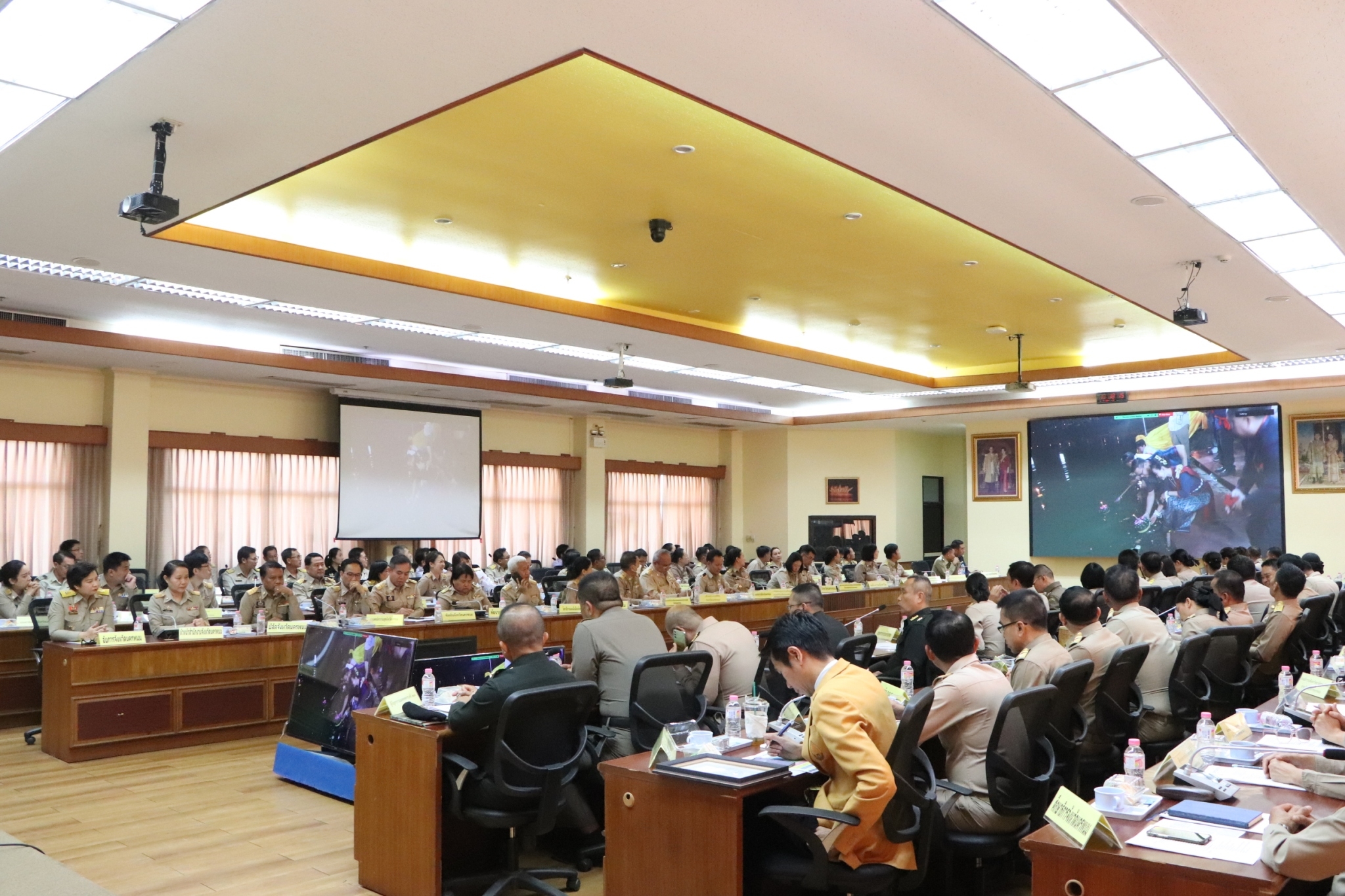 พช.นครพนม ร่วมประชุมคณะกรมการจังหวัดนครพนม ครั้งที่ 11/2567 ประจำเดือนพฤศจิกายน 2567