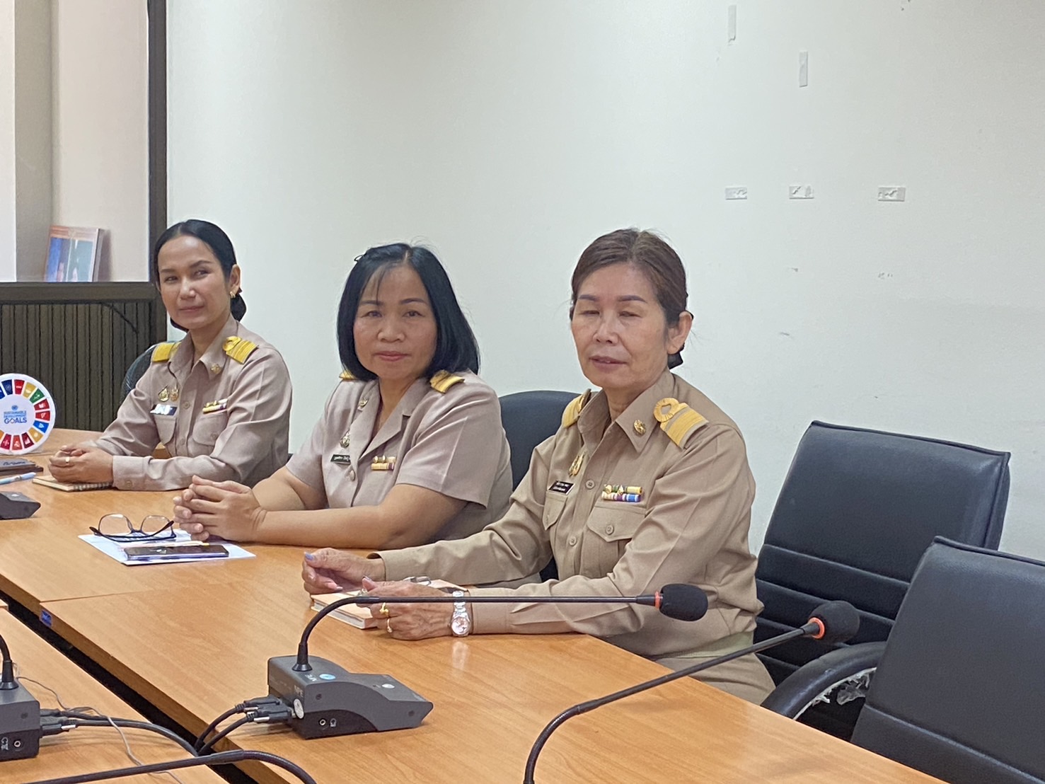 พช.นครพนม ร่วมประชุมตัวชี้วัดการประเมินผลการปฏิบัติราชการ กรมการพัฒนาชุมชน ประจำปีงบประมาณ พ.ศ. 2568 ผ่านระบบวีดีทัศน์ทางไกล (Video Conference)