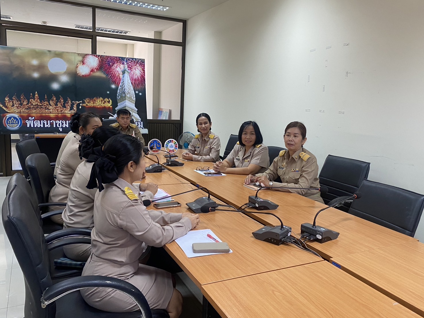 พช.นครพนม ร่วมประชุมตัวชี้วัดการประเมินผลการปฏิบัติราชการ กรมการพัฒนาชุมชน ประจำปีงบประมาณ พ.ศ. 2568 ผ่านระบบวีดีทัศน์ทางไกล (Video Conference)