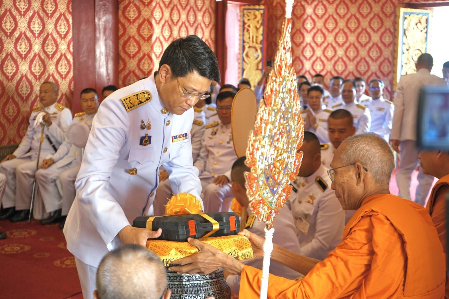 พช.นครพนม ร่วมพิธีถวายผ้าพระกฐินพระราชทานกรมการพัฒนาชุมชน ประจำปี พ.ศ.2567