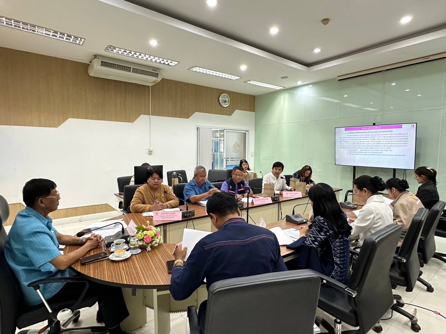 พช.นครพนม จัดประชุมคณะอนุกรรมการบริหารกองทุนพัฒนาบทบาทสตรีระดับจังหวัด ครั้งที่ 11/2567