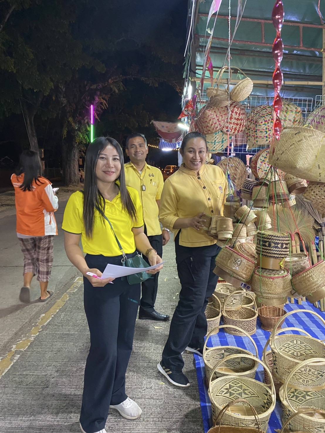 พช.นครพนม ร่วมจัดเเสดงเเละจำหน่ายสินค้า OTOP ในงานหอการค้าแฟร์ 2024 “Soft Power Nakhon Phanom”