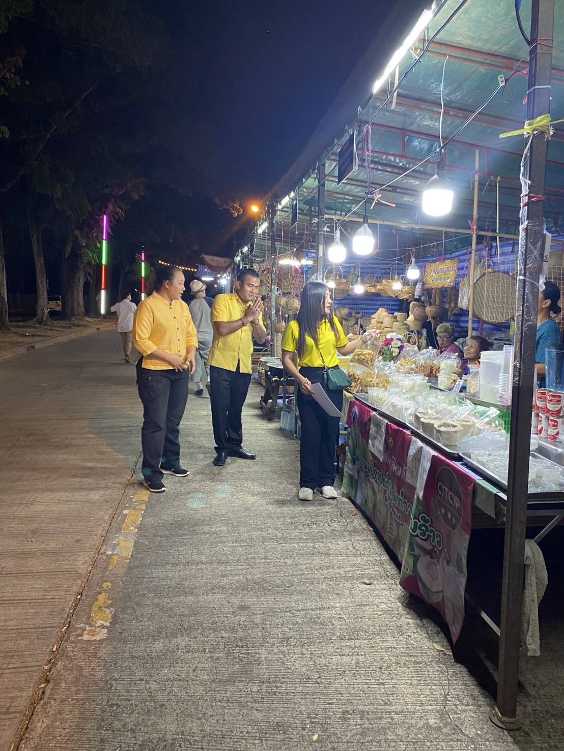 พช.นครพนม ร่วมจัดเเสดงเเละจำหน่ายสินค้า OTOP ในงานหอการค้าแฟร์ 2024 “Soft Power Nakhon Phanom”