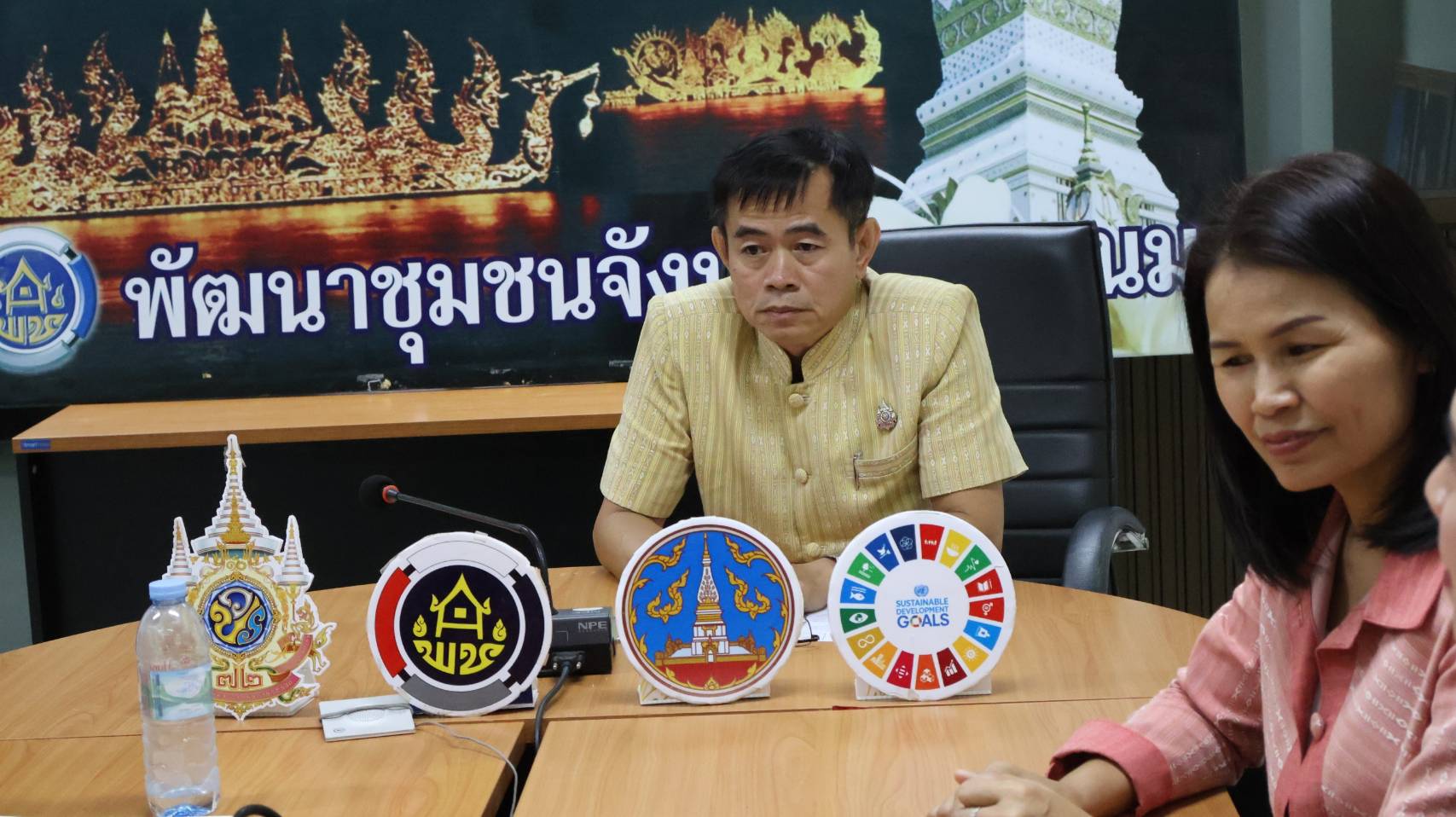 พช.นครพนม ร่วมกับ มหาวิทยาลัยนครพนม ประชุมหารือนำเสนอชุดเสื้อผ้าไทยสำหรับ ครม.สัญจร ที่มีกำหนดมาจัดประชุมขึ้นที่จังหวัดนครพนมในช่วงเดือนมกราคม 2568