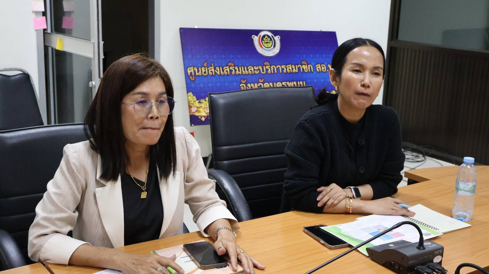พช.นครพนม ร่วมกับ มหาวิทยาลัยนครพนม ประชุมหารือนำเสนอชุดเสื้อผ้าไทยสำหรับ ครม.สัญจร ที่มีกำหนดมาจัดประชุมขึ้นที่จังหวัดนครพนมในช่วงเดือนมกราคม 2568