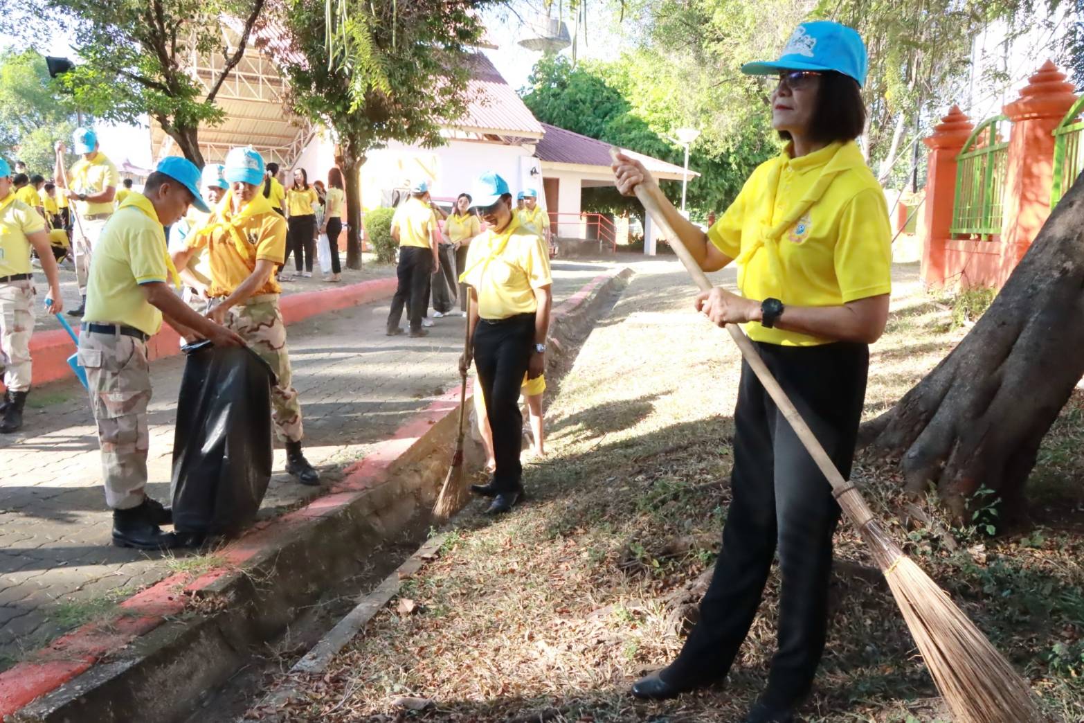 พช.นครพนม ร่วมกิจกรรมจิตอาสาเนื่องในวันคล้ายวันพระบรมราชสมภพ พระบาทสมเด็จพระบรมชนกาธิเบศร มหาภูมิพลอดุลยเดชมหาราช บรมนาถบพิตร วันชาติ และวันพ่อแห่งชาติ 5 ธันวาคม 2567