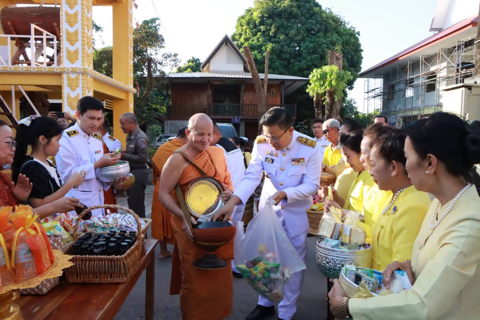 พช.นครพนม ร่วมพิธีทำบุญตักบาตรถวายพระราชกุศล และพิธีวางพานพุ่มดอกไม้ เนื่องในวันคล้ายวันพระบรมราชสมภพ พระบาทสมเด็จพระบรมชนกาธิเบศร มหาภูมิพลอดุลยเดชมหาราช บรมนาถบพิตร วันชาติ และวันพ่อแห่งชาติ 5 ธันวาคม 2567