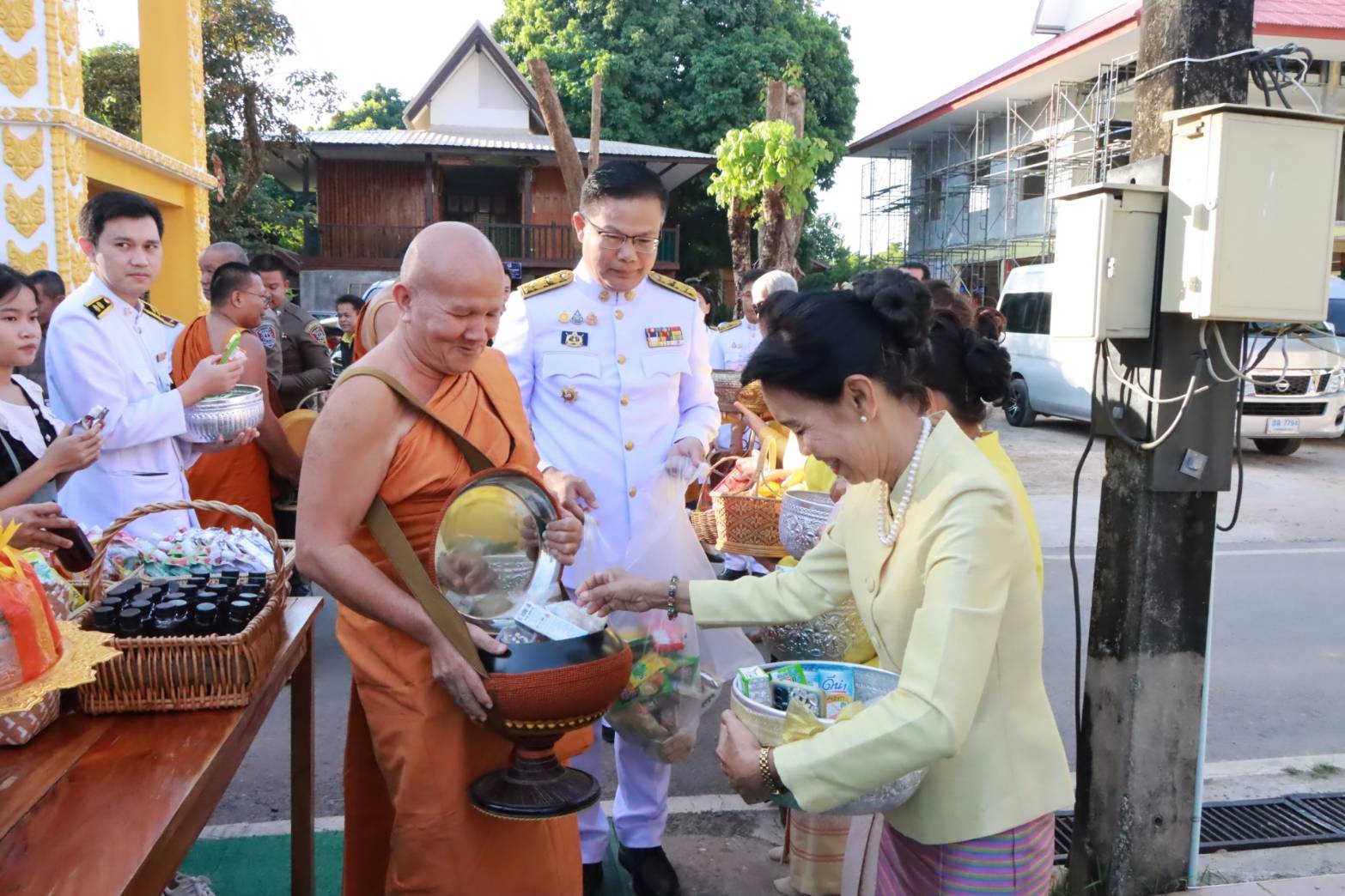 พช.นครพนม ร่วมพิธีทำบุญตักบาตรถวายพระราชกุศล และพิธีวางพานพุ่มดอกไม้ เนื่องในวันคล้ายวันพระบรมราชสมภพ พระบาทสมเด็จพระบรมชนกาธิเบศร มหาภูมิพลอดุลยเดชมหาราช บรมนาถบพิตร วันชาติ และวันพ่อแห่งชาติ 5 ธันวาคม 2567