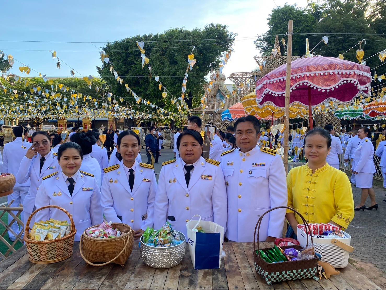 พช.นครพนม ร่วมพิธีทำบุญตักบาตรถวายพระราชกุศล และพิธีวางพานพุ่มดอกไม้ เนื่องในวันคล้ายวันพระบรมราชสมภพ พระบาทสมเด็จพระบรมชนกาธิเบศร มหาภูมิพลอดุลยเดชมหาราช บรมนาถบพิตร วันชาติ และวันพ่อแห่งชาติ 5 ธันวาคม 2567