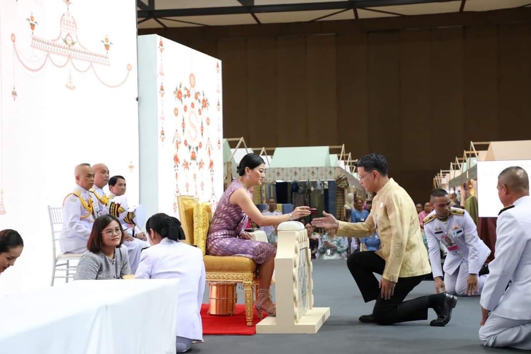 รอง ผวจ.นครพนม ร่วมรับเสด็จสมเด็จพระเจ้าลูกเธอ เจ้าฟ้าสิริวัณณวรี นารีรัตนราชกัญญา เสด็จเป็นองค์ประธานในพิธีเปิดงาน Silk Festival 2024 สู่การพัฒนาที่ยังยืน ภายใต้แนวคิด Silk Success Sustainability ต่อยอดภูมิปัญญาผ้าไทย เพื่อยกระดับสู่สากล และพัฒนาอย่างยั่งยืน จัดโดยกรมการพัฒนาชุมชน กระทรวงมหาดไทย