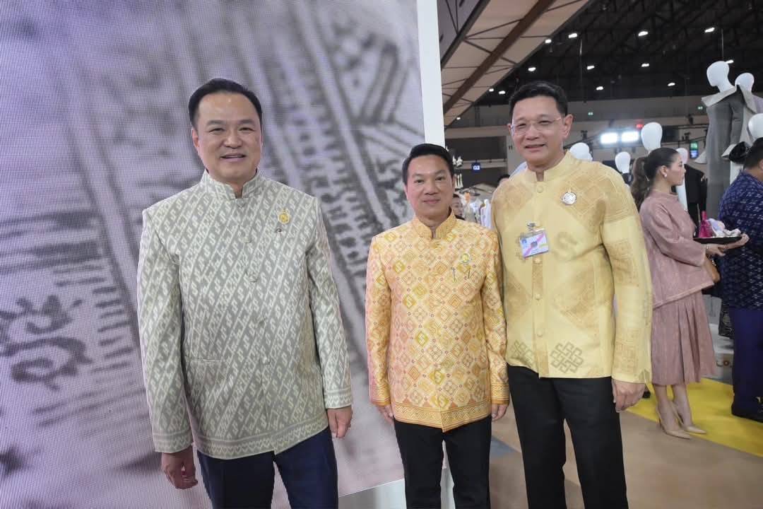 รอง ผวจ.นครพนม ร่วมรับเสด็จสมเด็จพระเจ้าลูกเธอ เจ้าฟ้าสิริวัณณวรี นารีรัตนราชกัญญา เสด็จเป็นองค์ประธานในพิธีเปิดงาน Silk Festival 2024 สู่การพัฒนาที่ยังยืน ภายใต้แนวคิด Silk Success Sustainability ต่อยอดภูมิปัญญาผ้าไทย เพื่อยกระดับสู่สากล และพัฒนาอย่างยั่งยืน จัดโดยกรมการพัฒนาชุมชน กระทรวงมหาดไทย