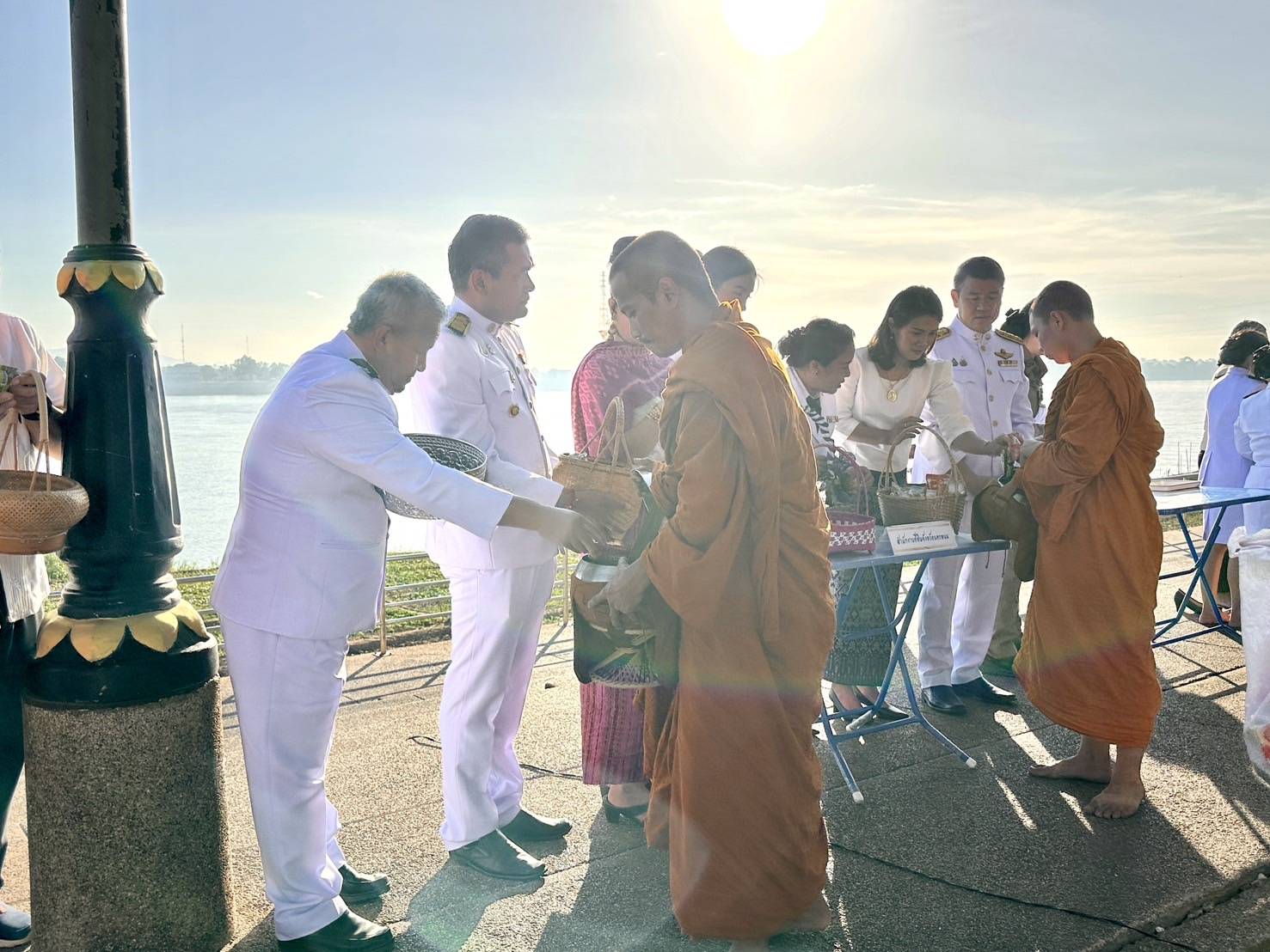 พช.นครพนม ร่วมพิธีเจริญพระพุทธมนต์และพิธีตักบาตรเฉลิมพระเกียรติเนื่องในวันคล้ายวันประสูติ สมเด็จพระเจ้าลูกเธอ เจ้าฟ้าพัชรกิติยาภา นเรนทิราเทพยวดี กรมหลวงราชสาริณีสิริพัชร มหาวัชรราชธิดา