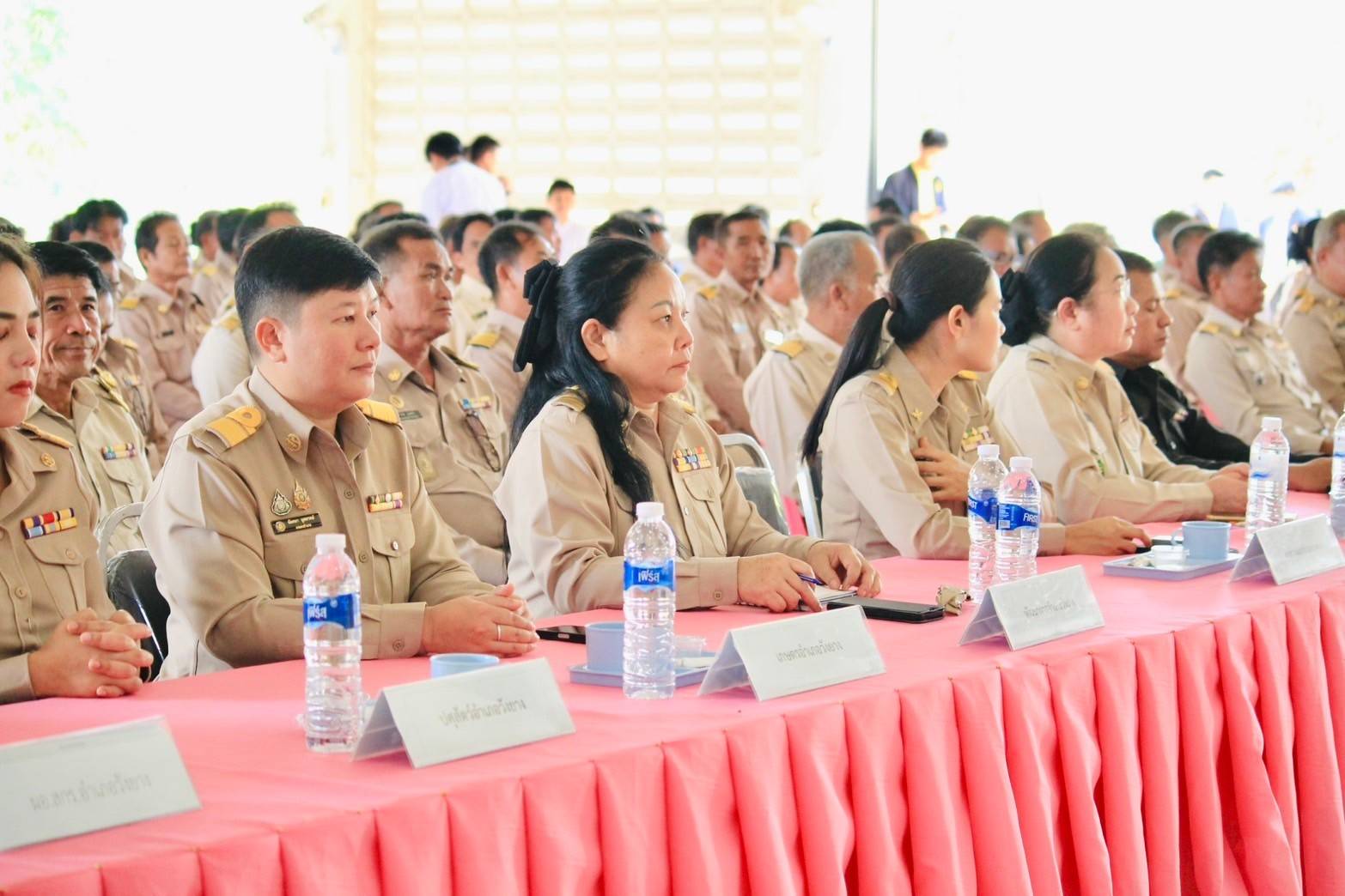 พช.นครพนม ร่วมให้การต้อนรับ ในโอกาส มท.2 ลงพื้นที่ตรวจราชการและมอบนโยบายสำคัญของรัฐบาล ติดตามการรักษามาตรฐานศูนย์ราชการสะดวก และตรวจติดตามโครงการเดินสำรวจออกโฉนดที่ดินและรังวัดรูปแบบโฉนดที่ดิน พื้นที่อำเภอปลาปาก วังยางและนาแก