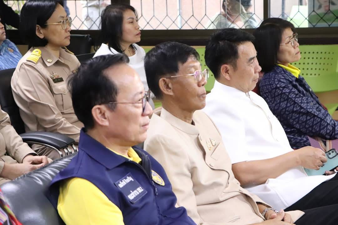 พช.นครพนม ร่วมให้การต้อนรับ ในโอกาส มท.2 ลงพื้นที่ตรวจราชการและมอบนโยบายสำคัญของรัฐบาล ติดตามการรักษามาตรฐานศูนย์ราชการสะดวก และตรวจติดตามโครงการเดินสำรวจออกโฉนดที่ดินและรังวัดรูปแบบโฉนดที่ดิน พื้นที่อำเภอปลาปาก วังยางและนาแก